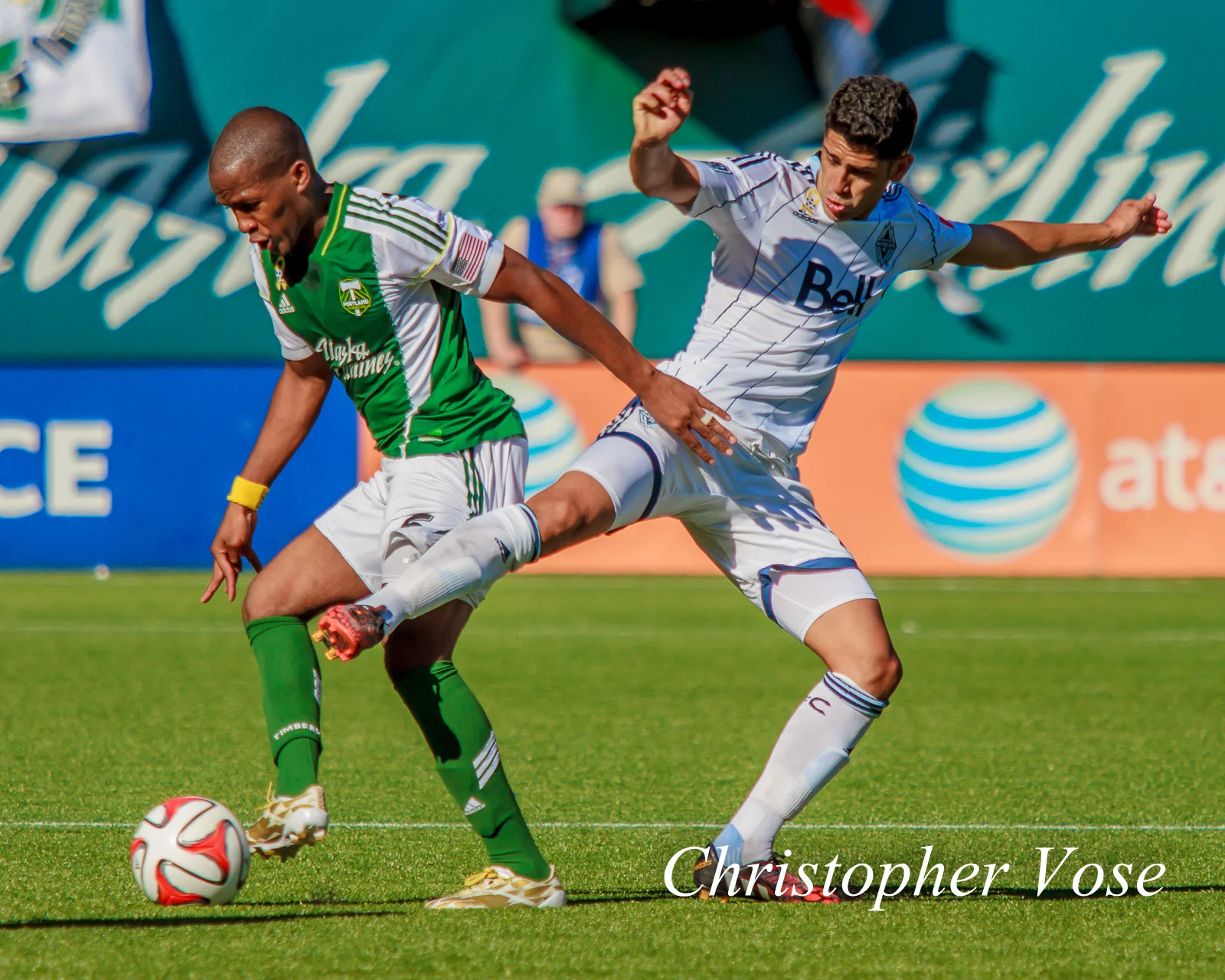 2014-09-20 Darlington Nagbe and Matías Laba.jpg