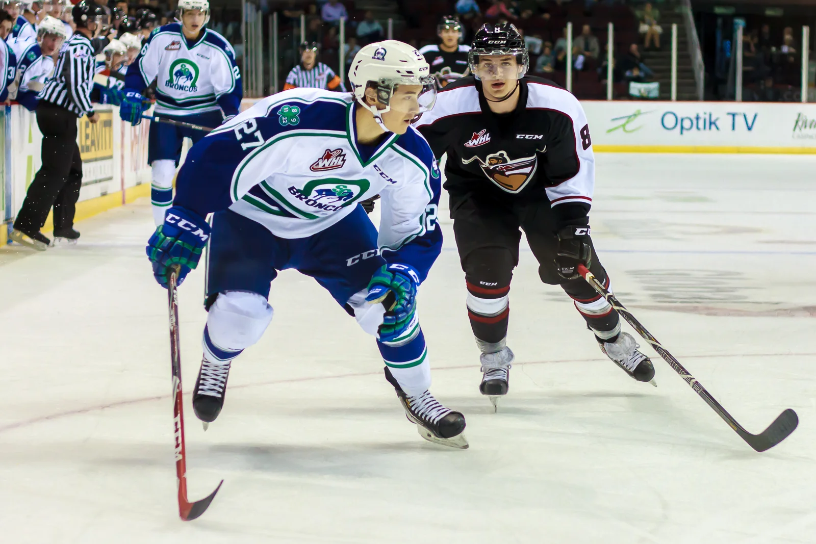 Broncos buck the Giants at the Coliseum