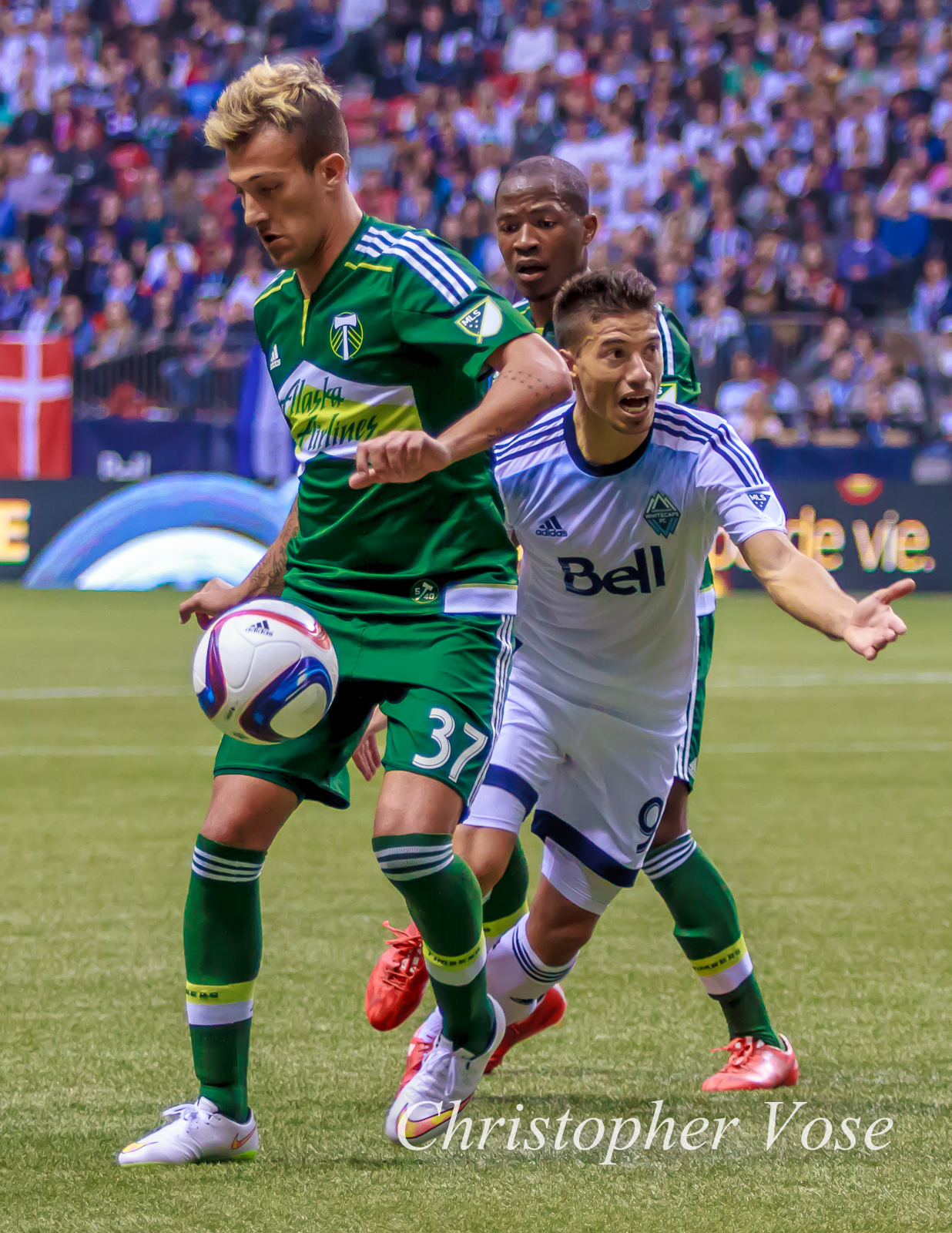 2015-03-28 Maximiliano Urruti, Darlington Nagbe, and Nicolás Mezquida.jpg