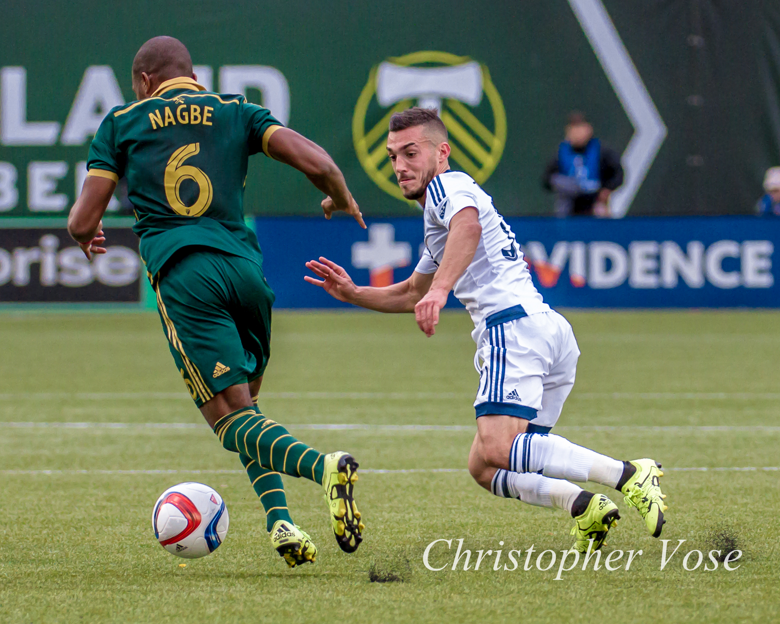 2015-11-01 Darlington Nagbe and Russell Teibert.jpg