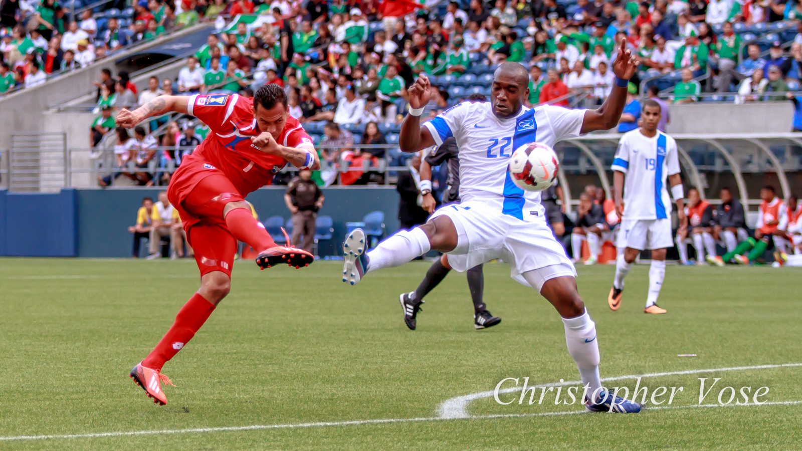  Panamá's Blas Pérez in action against Martinique, 2013.
