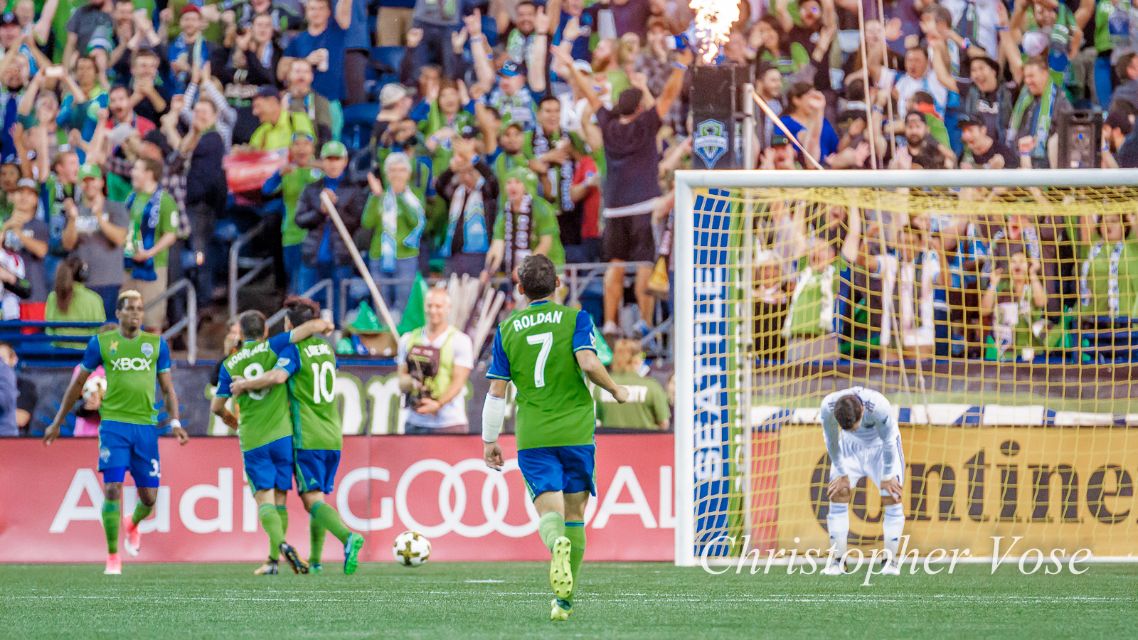 2017-09-27 Nicolás Lodeiro Goal Celebration.jpg