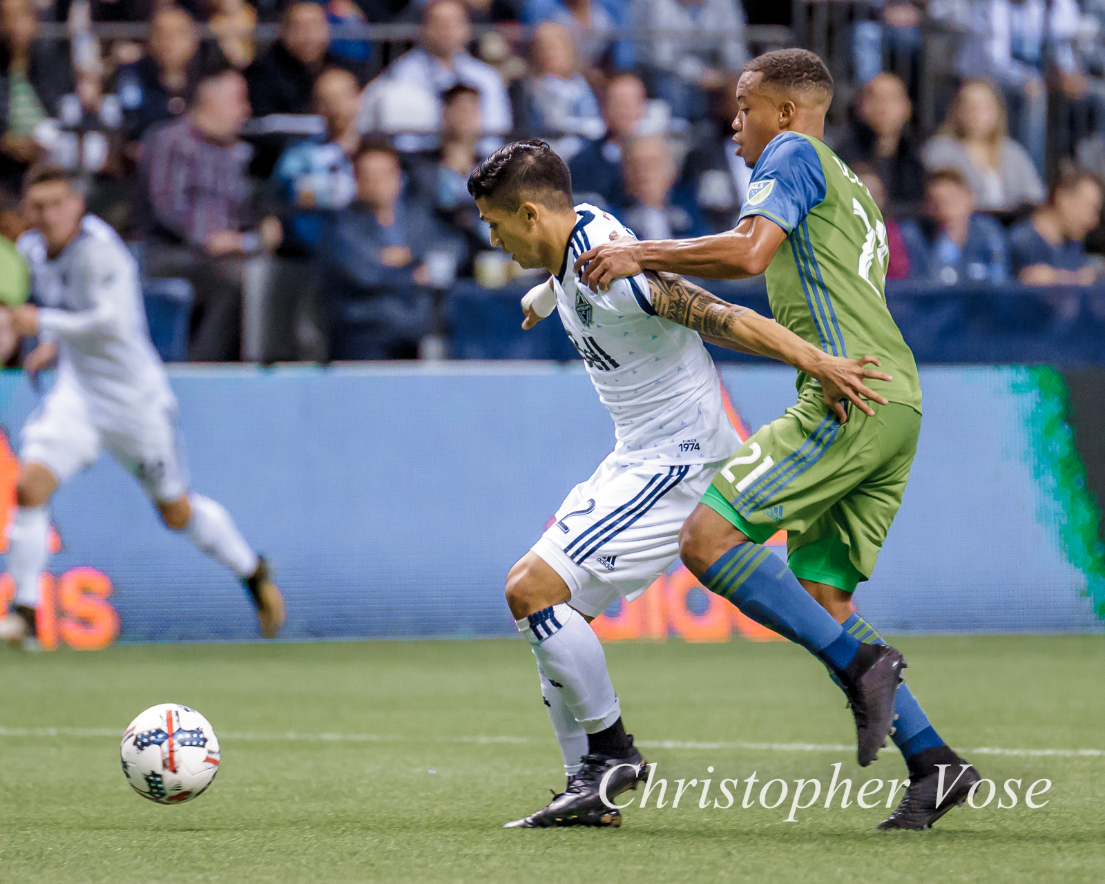 2017-10-29 Fredy Montero and Lamar Neagle.jpg