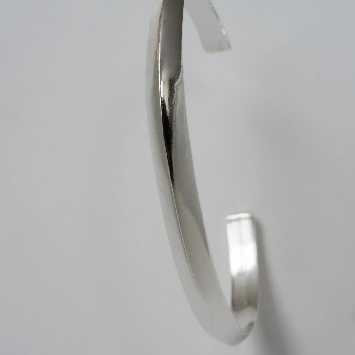 angled_cuff_bracelet_front2.jpg