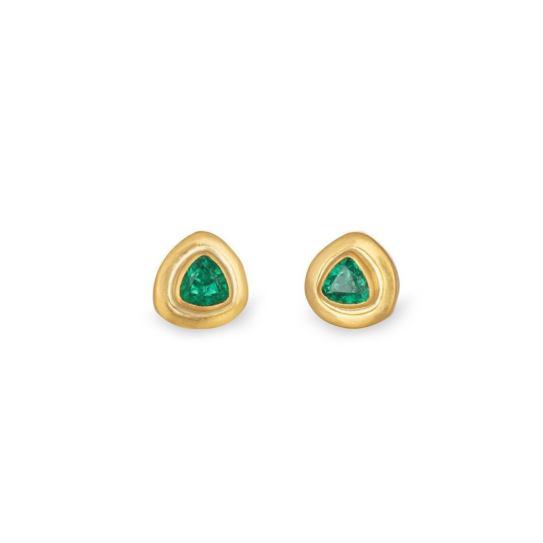 The Emerald Temple earrings invite us to remember, as Lady Wei once said, that true power comes from knowing the truth of our own heart.

Emeralds are the green of the heart chakra and connect with the fierce divine feminine. It&rsquo;s the stone you