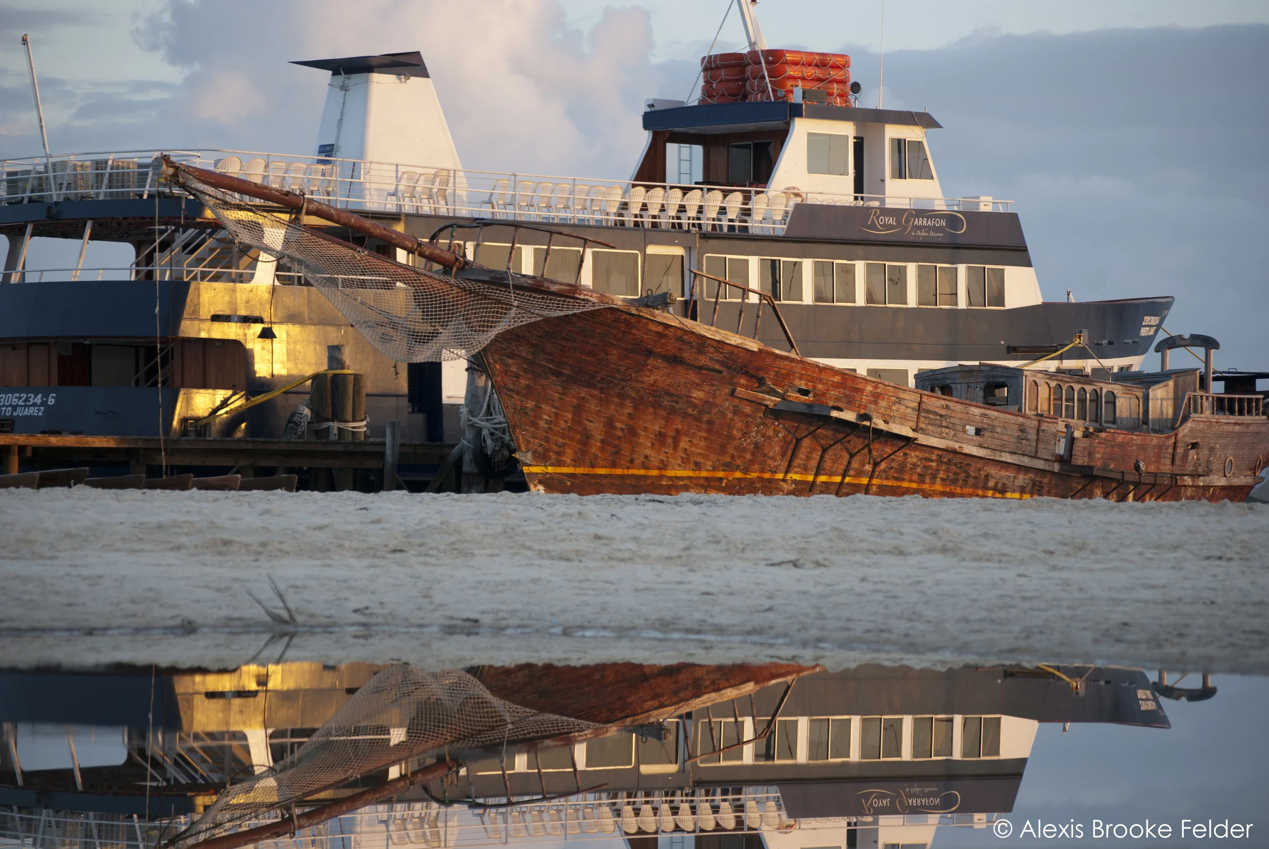 Ship Reflected, Cancun