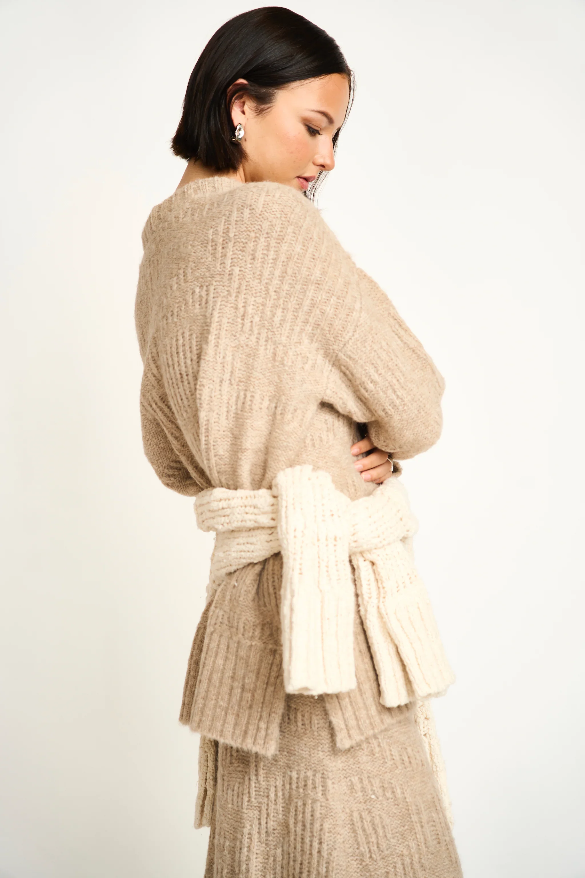 salem_sweater_in_wheatfield_-_7.webp