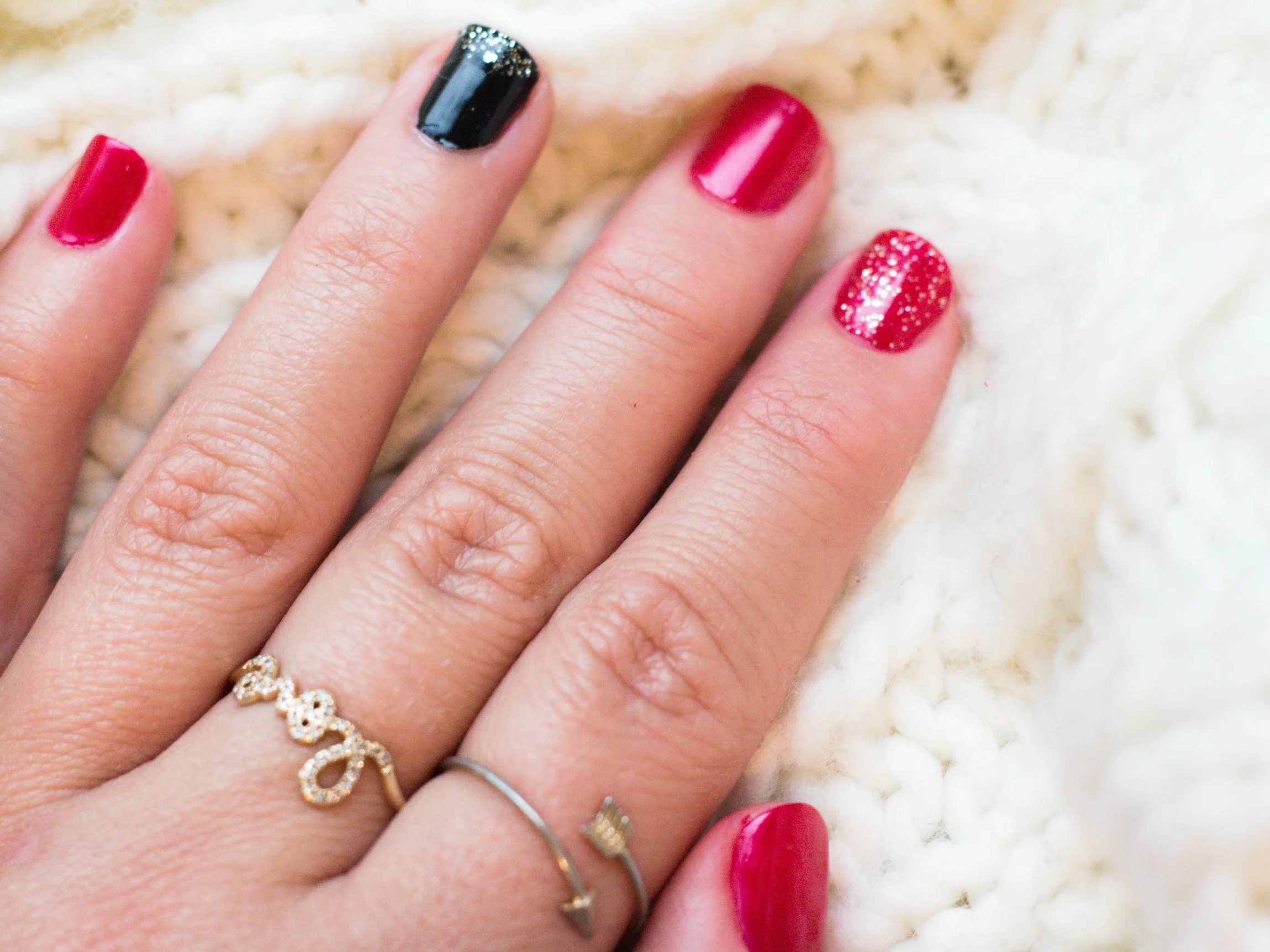 Fashion Magazine:Valentine's Day Inspired Nails