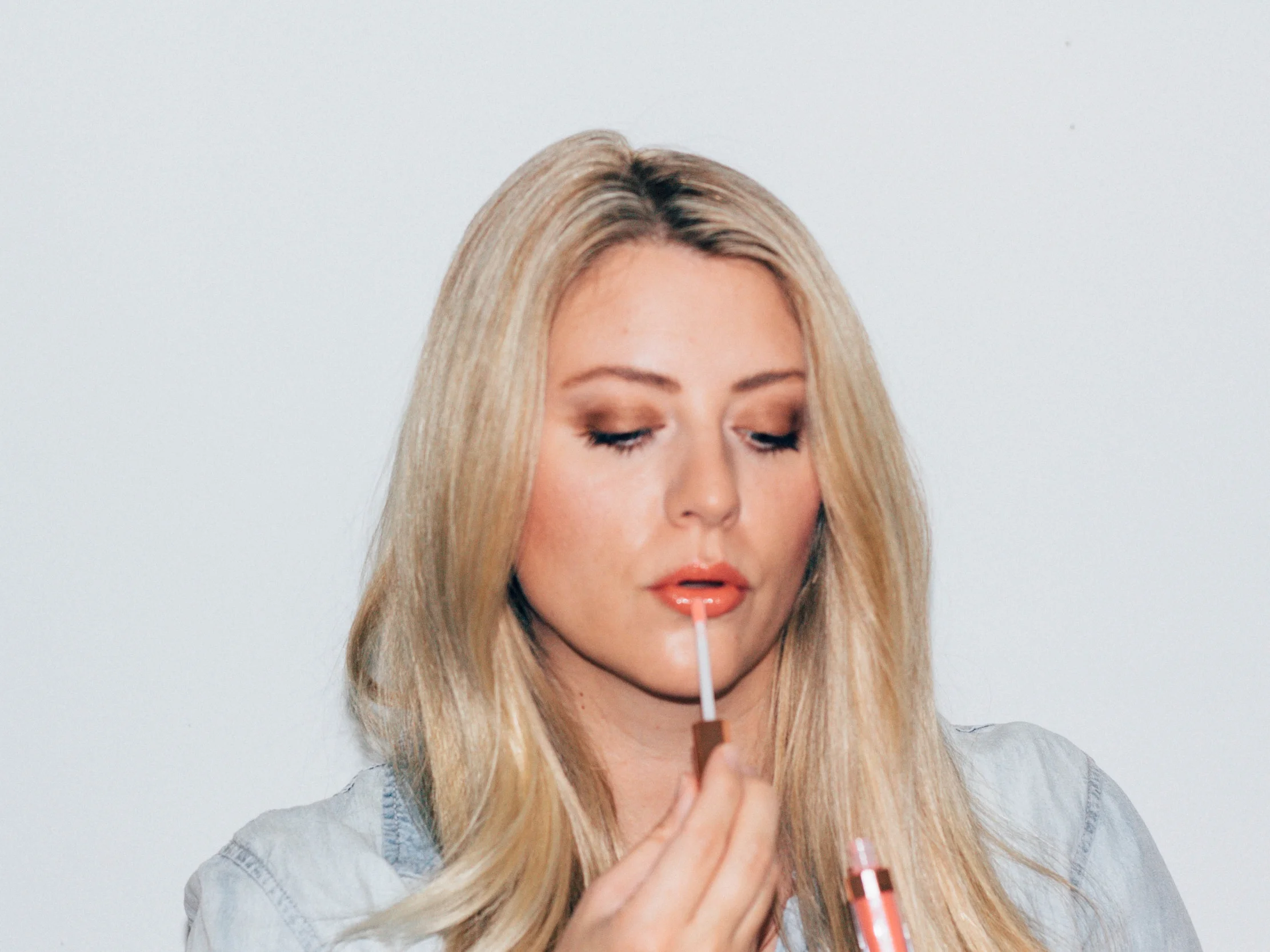 Fashion Magazine: High-Gloss Lips