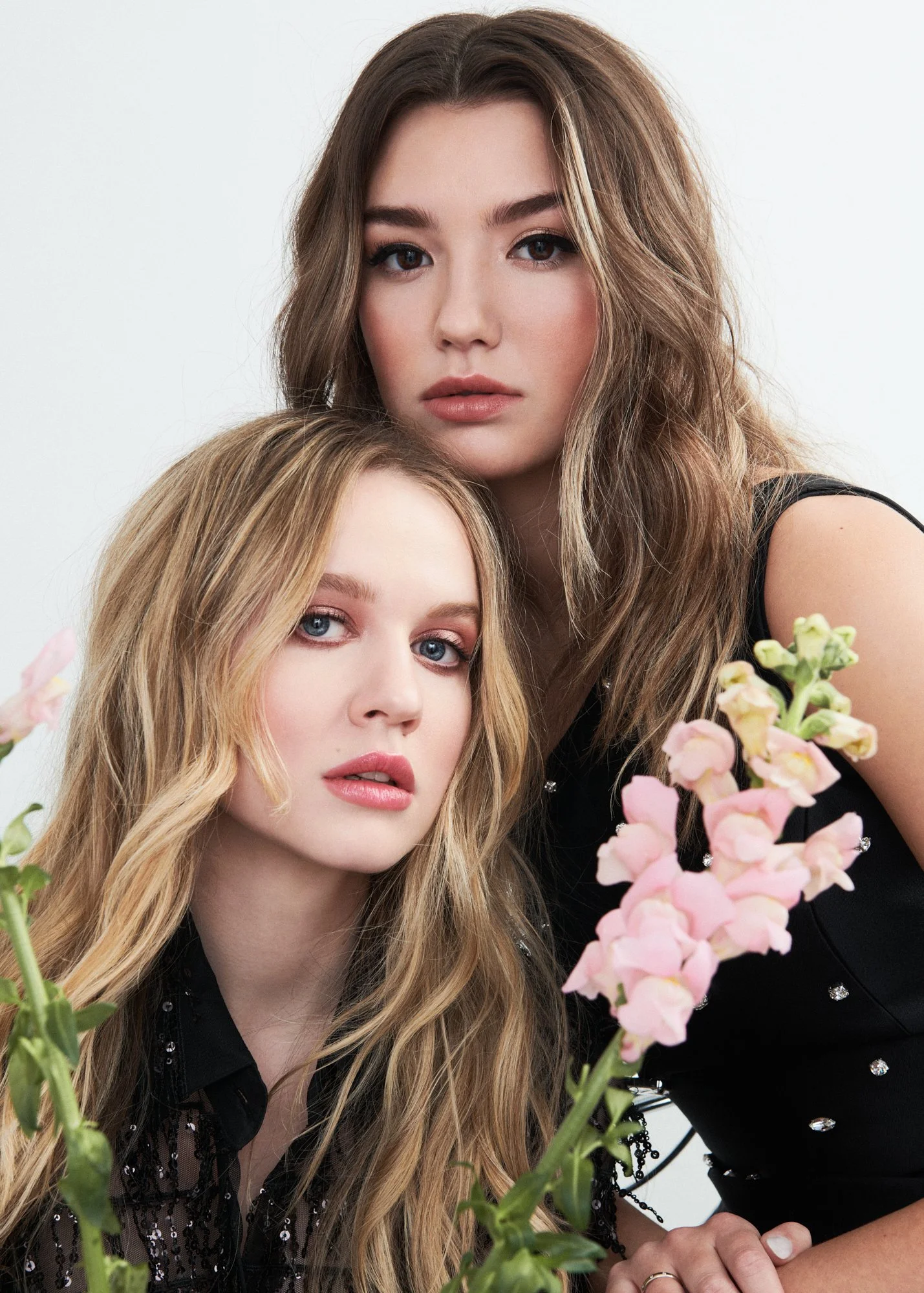 FireflyLane: Ali Skovbye &amp; Roan Curtis