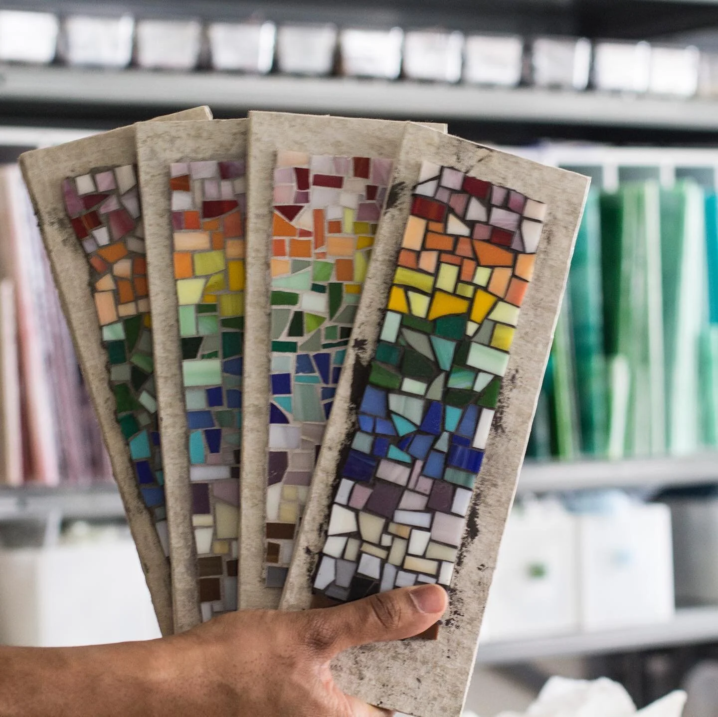 What was the inspiration behind the upcoming gradient coaster workshop? My grout color charts! I can&rsquo;t wait to create the coasters with you 🤗
💛💛💚💚💙💙
To sign up, visit the link in my bio #virtualworkshop #mosaicworkshop #diykits #livework