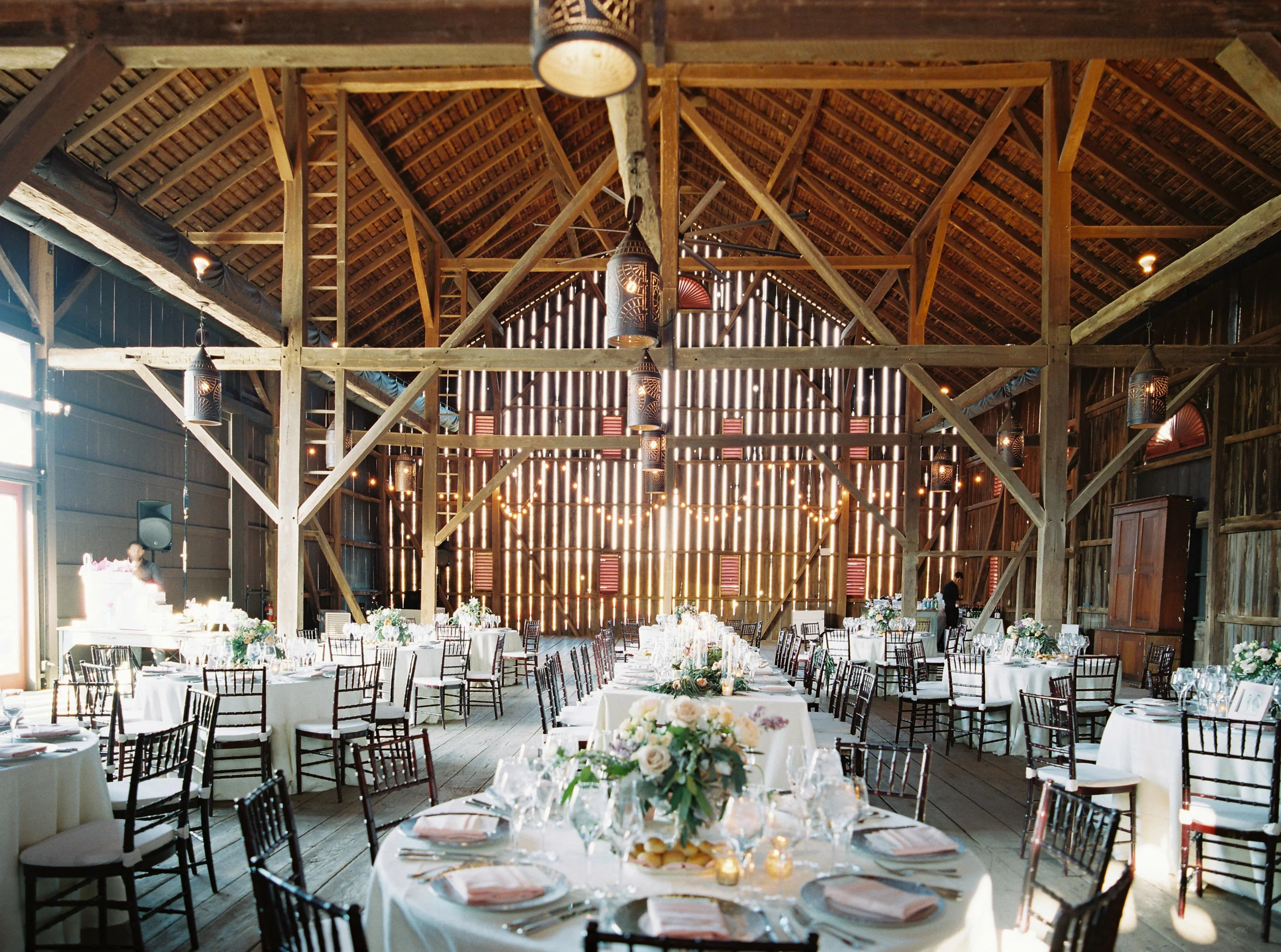 Riverside on the Potomac wedding with Wild Green Yonder Flowers | Amelia Johnson Photography | Roberts and Co. Events