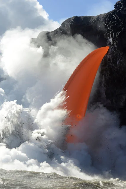 Steaming Lava, Collapsing Cliffs and a Hawaii Volcano’s Spectacular Show