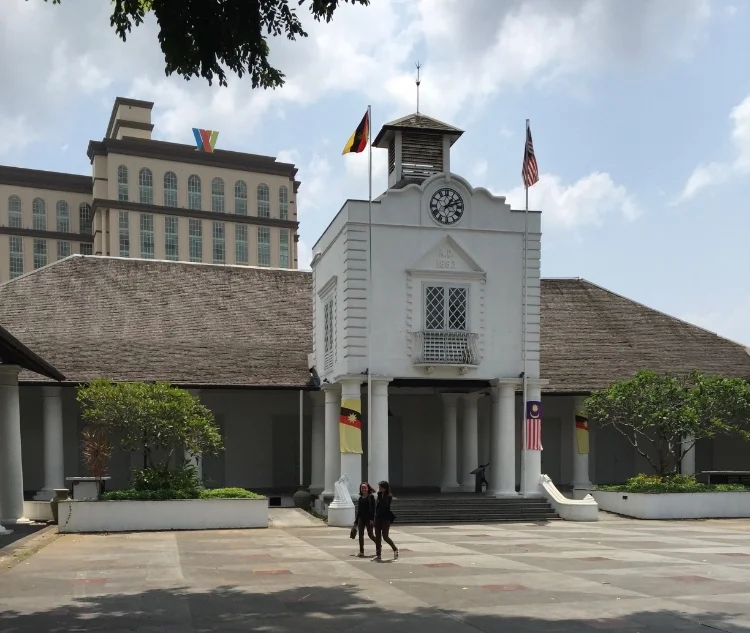 This is the old courthouse where BIBCo held it's conference. A charming building with an interesting history. The interior is set up around an open court yard complete with a garden. Behind the courthouse the tall building is the home of a huge modern multi level shopping mall. 
