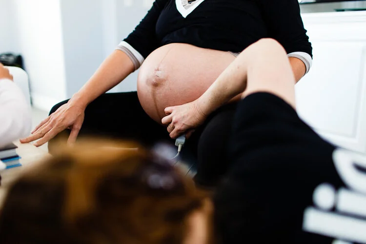 what happens at a prenatal appointment with midwives?