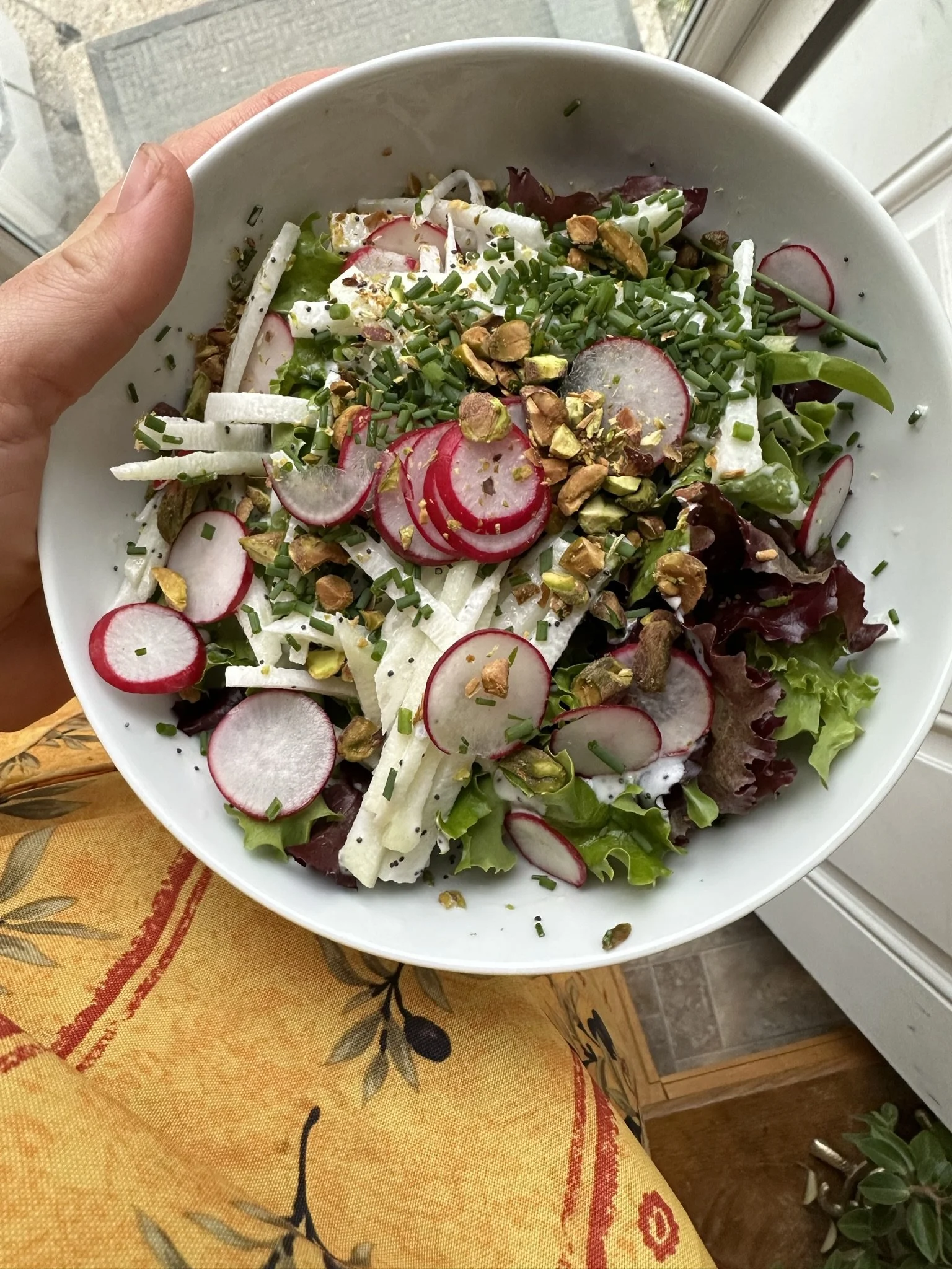 SALAD WITH KOHLRABI &amp; POPPYSEED DRESSING