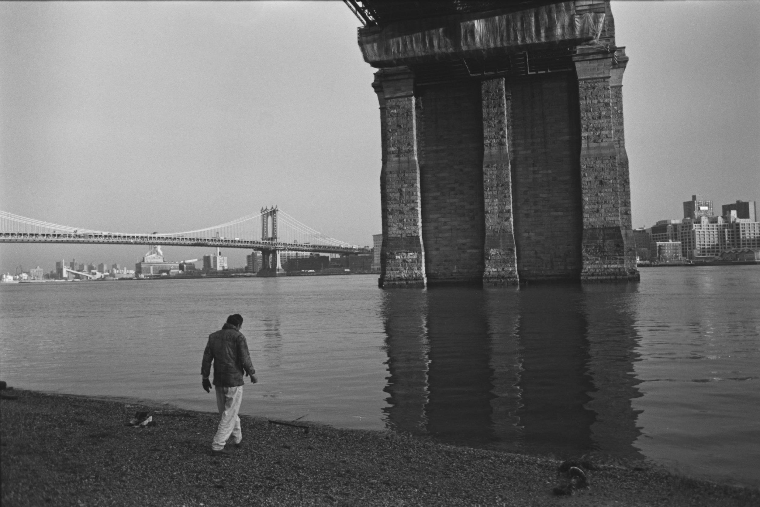  Chris Piper under the Brooklyn Bridge, 1995 