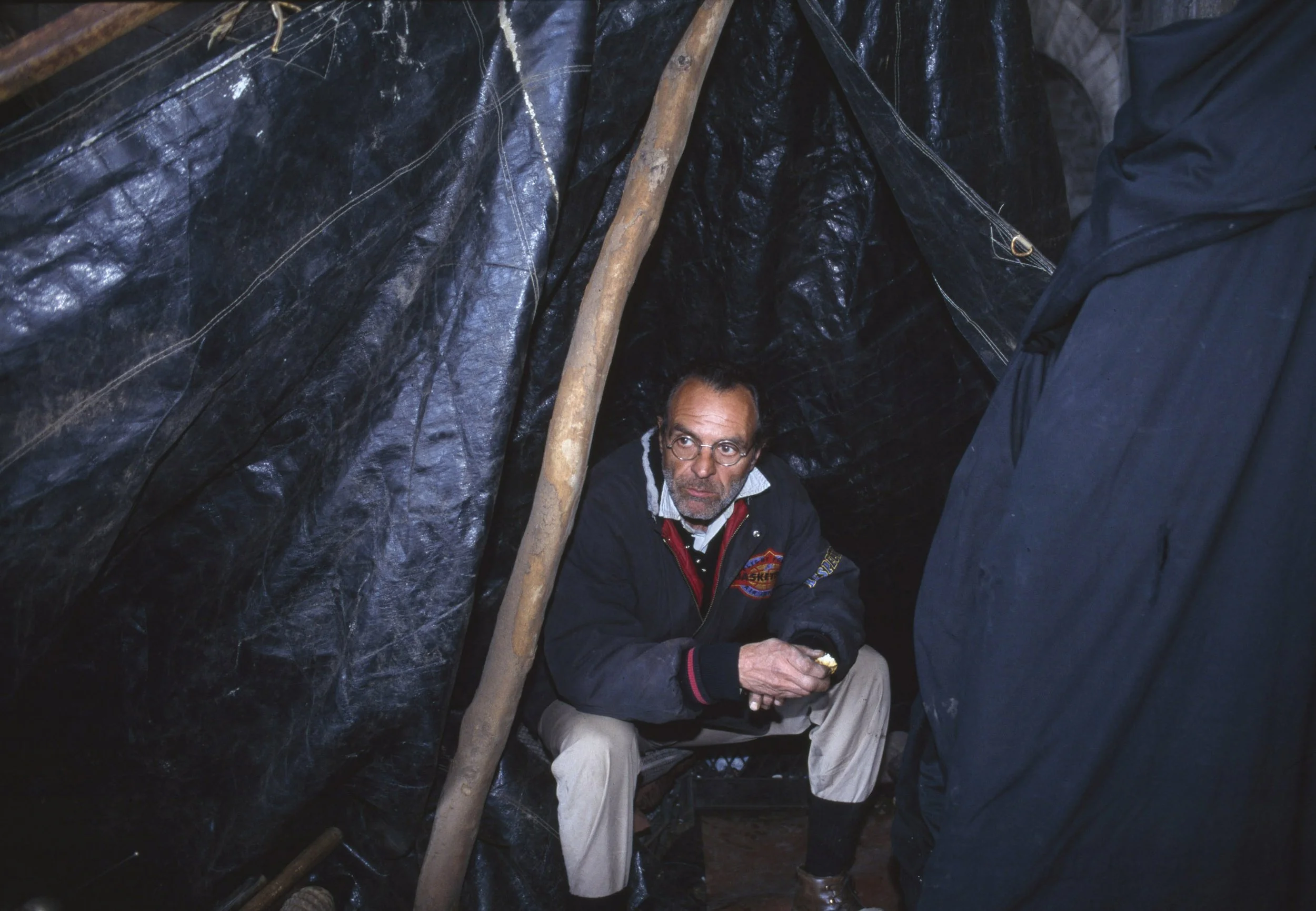  Chris Piper in his shelter under the Manhattan Bridge, 1996 