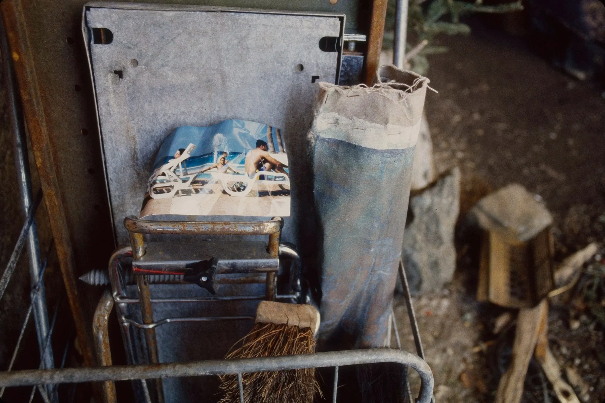  Chris Piper’s collection cart under the Manhattan Bridge, 1996 