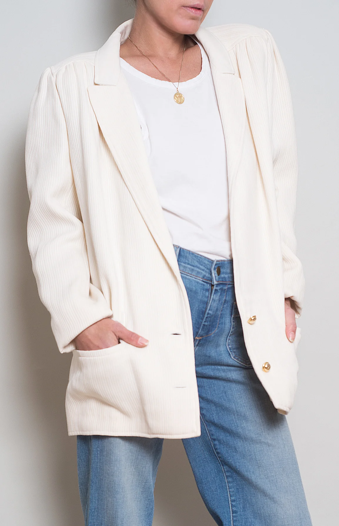 A_Part_of_the_Rest_Vintage_Designer_VALENTINO_Ivory_Slouch_Deep_V_Jacket003.jpg