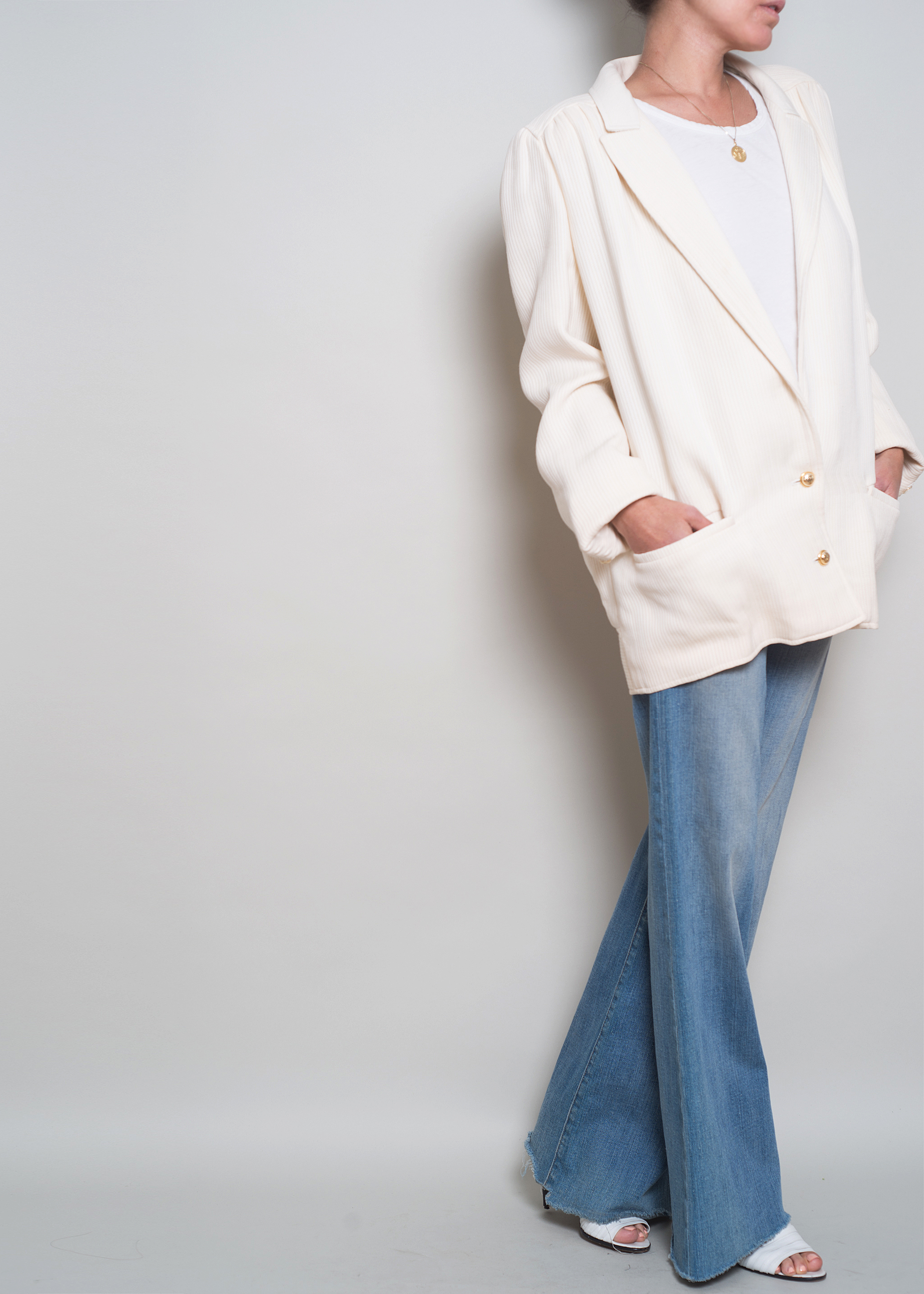 A_Part_of_the_Rest_Vintage_Designer_VALENTINO_Ivory_Slouch_Deep_V_Jacket007.jpg