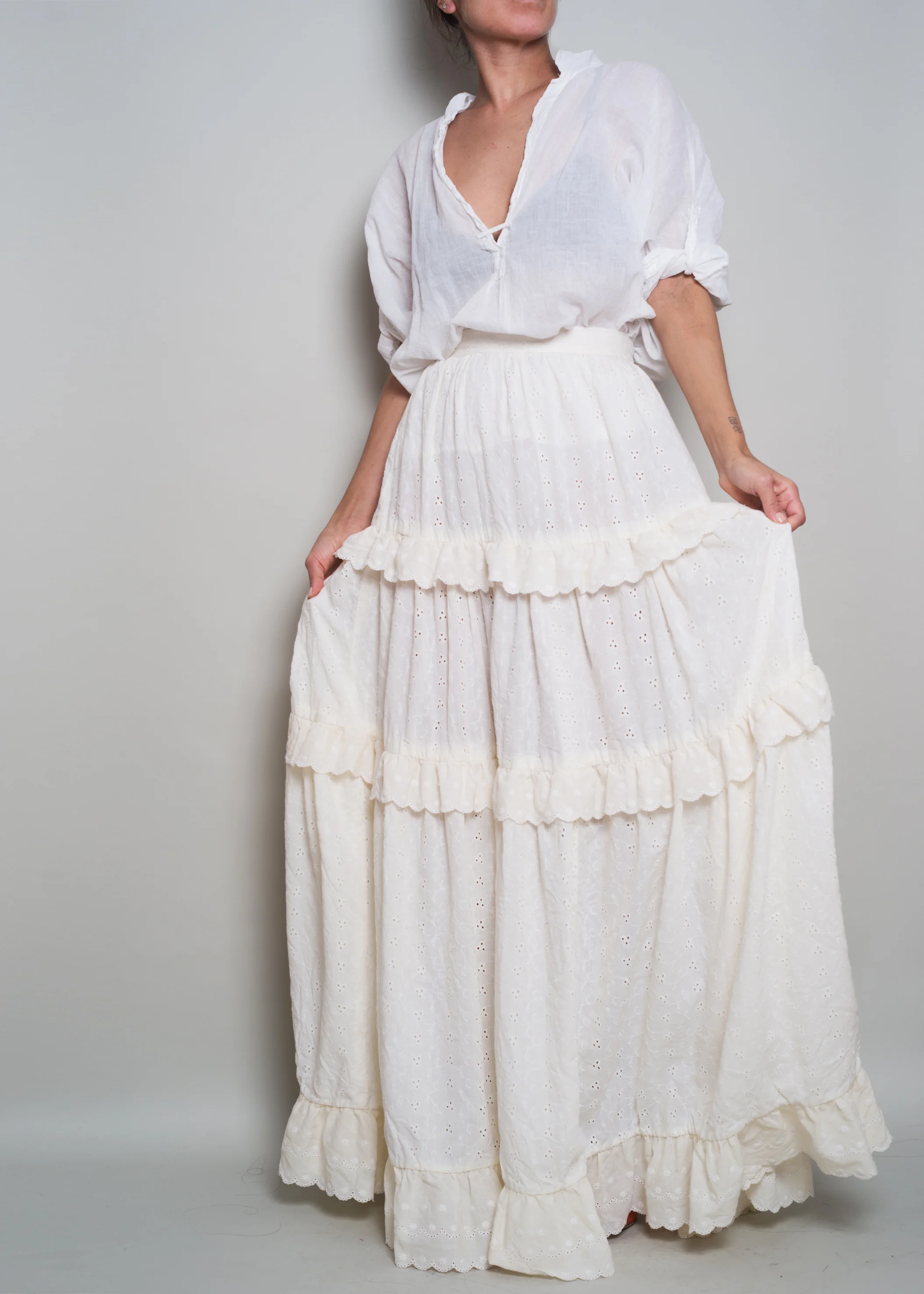A_Part_of_the_Rest_Vintage_1970s_Embroidery_Eyelet_Tiered_Ivory_Prairie_Maxi_Skirt006.jpg