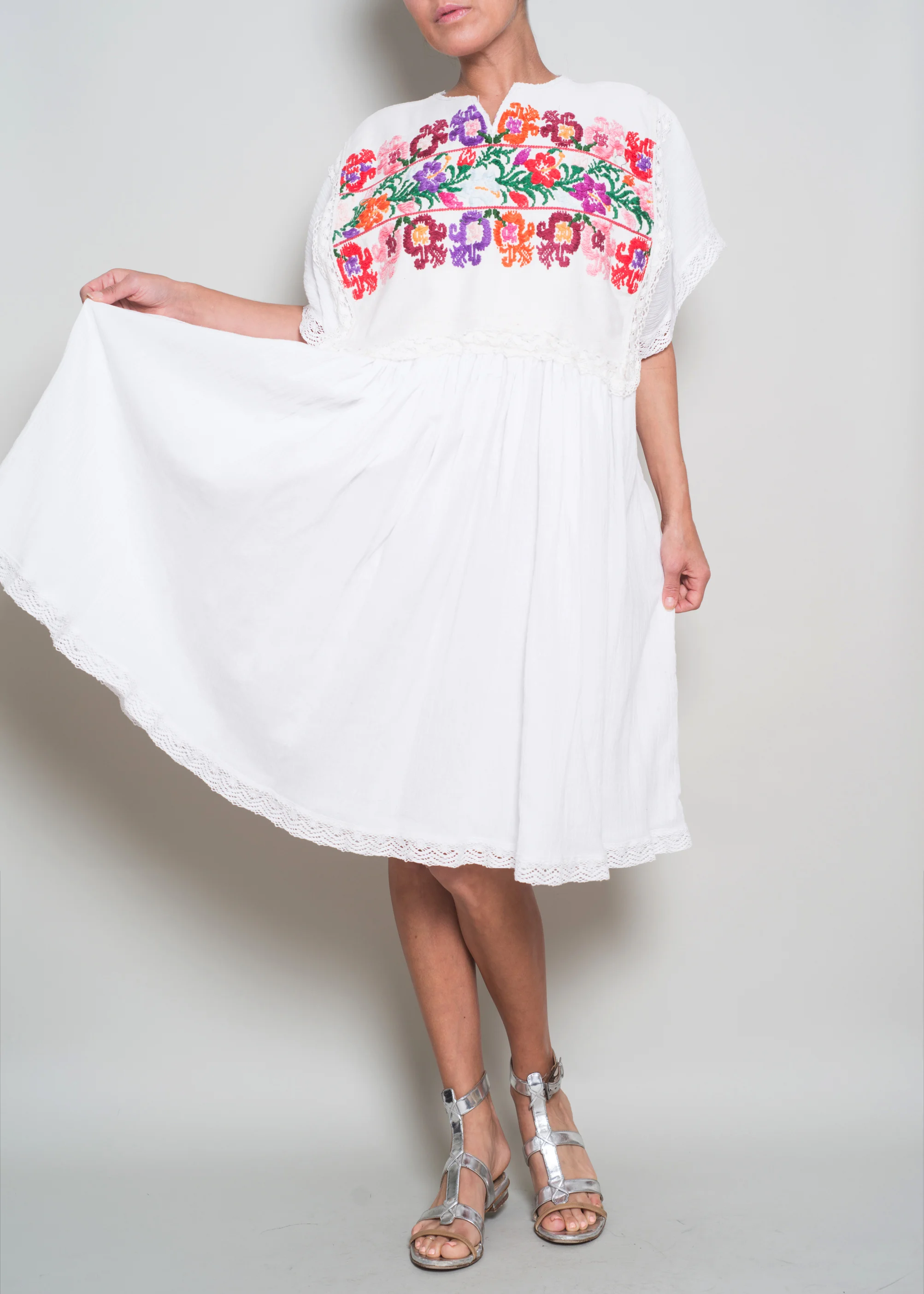Le_Marie_Collection_Embellished_Dresses004.jpg
