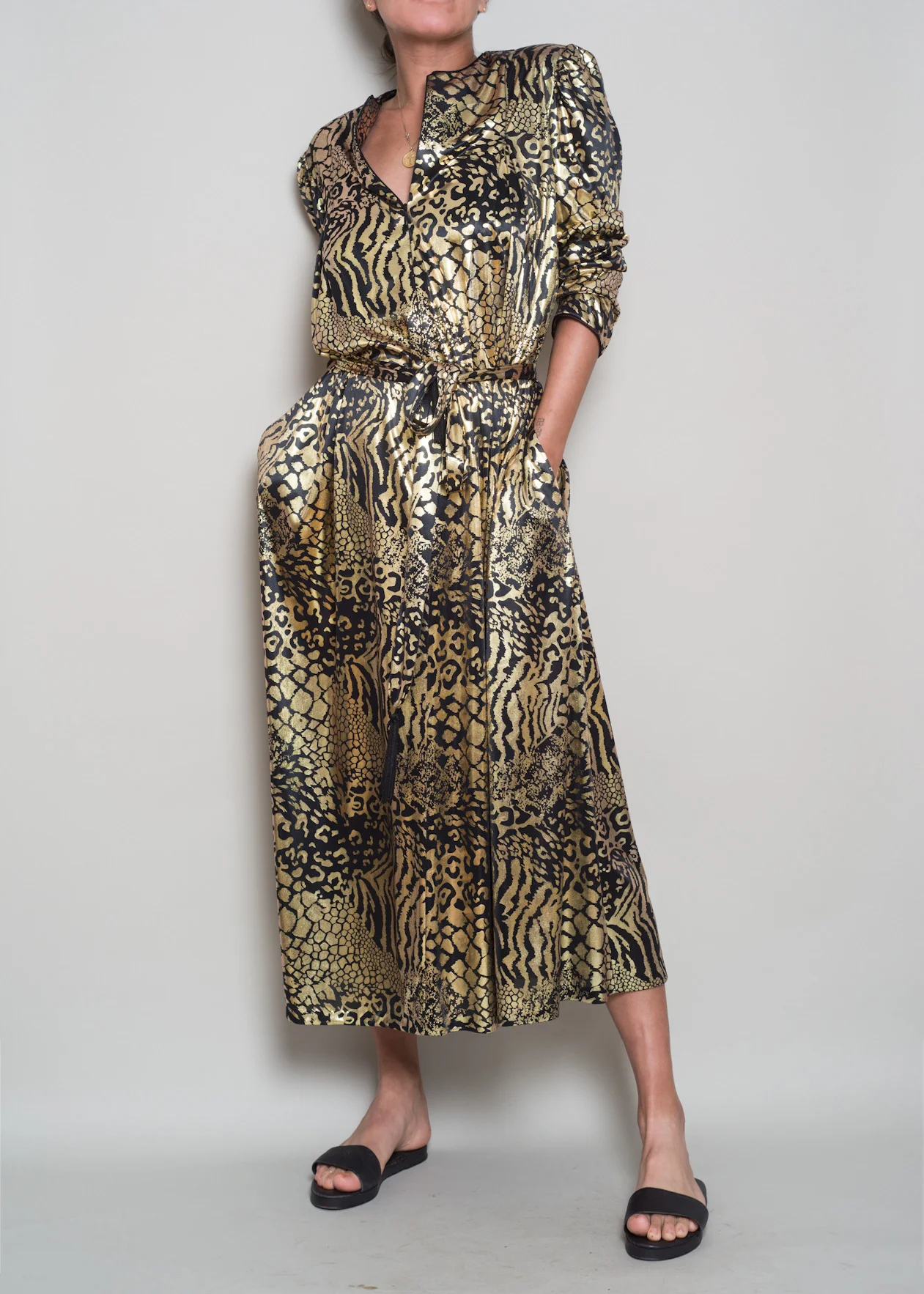 A_Part_of_the_Rest_Vintage_1970s_David_Brown_Gold_Foil_Animal_Print_caftan_003.jpg