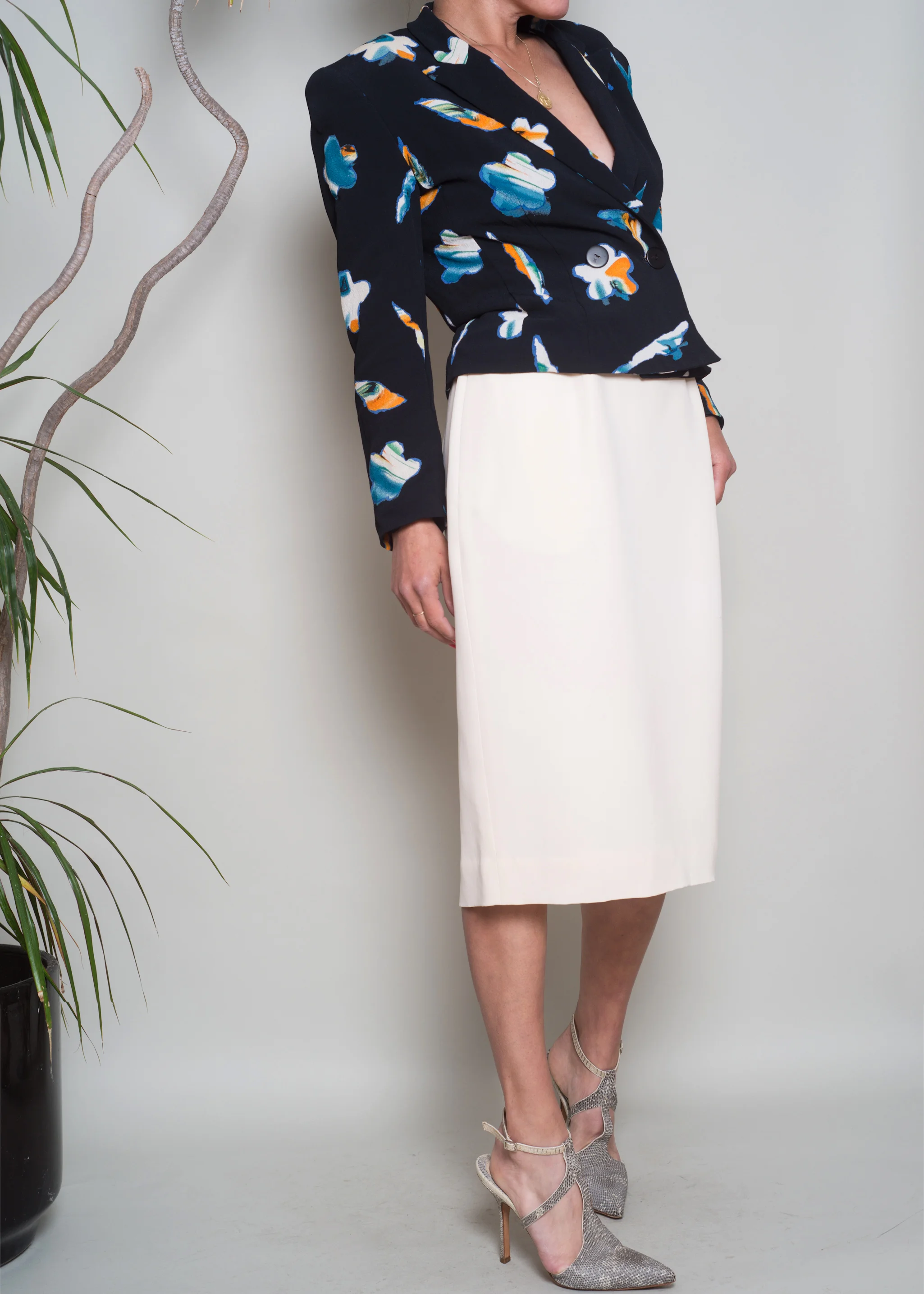 A_Part_of_the_Rest_Vintage_1990s_Krizia_Italy_Watercolor_Spring_Blazer_Top_005.jpg