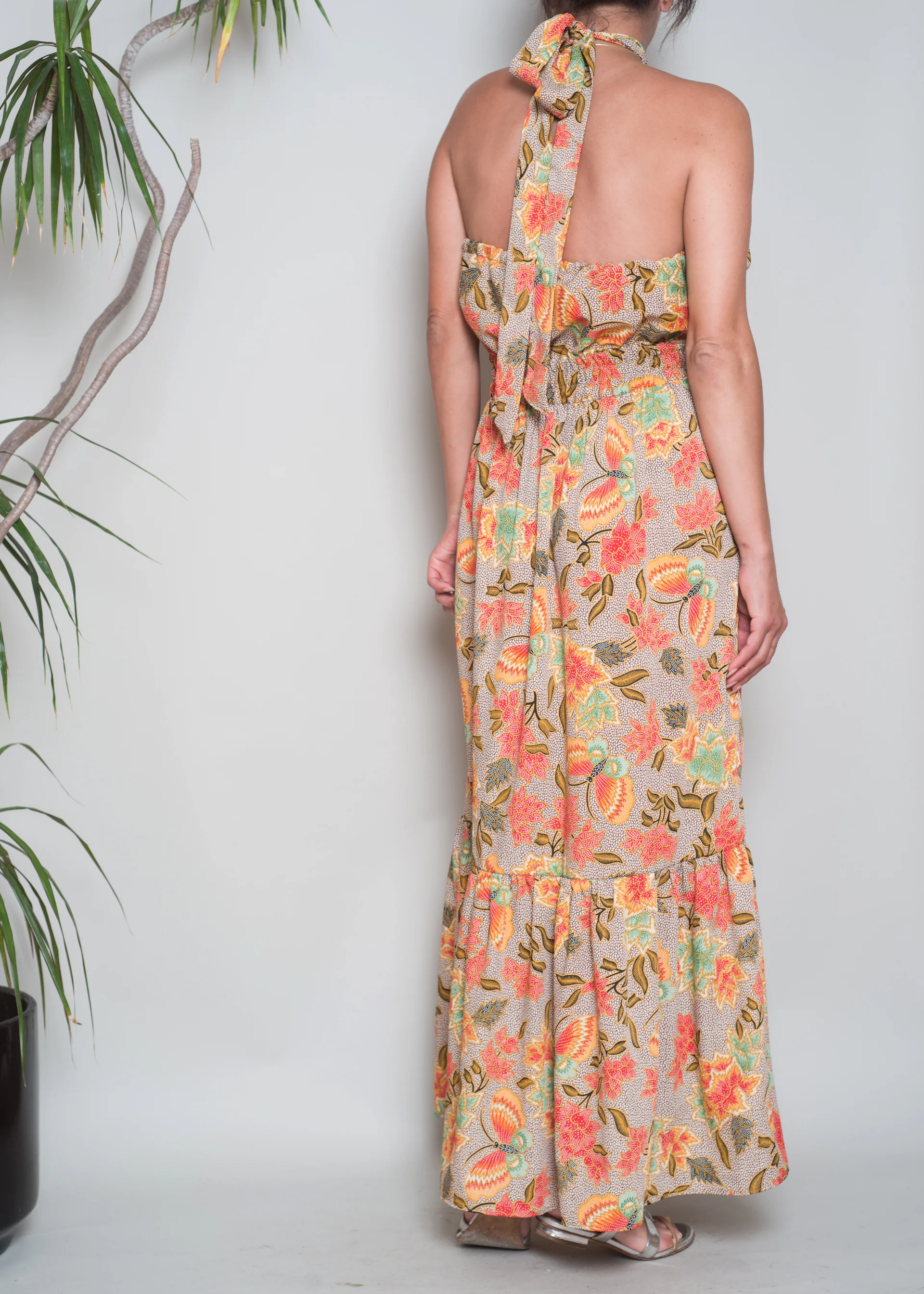 Le_Marie_Collection_Butterfly_Ruffle_Halter_Dress001.jpg