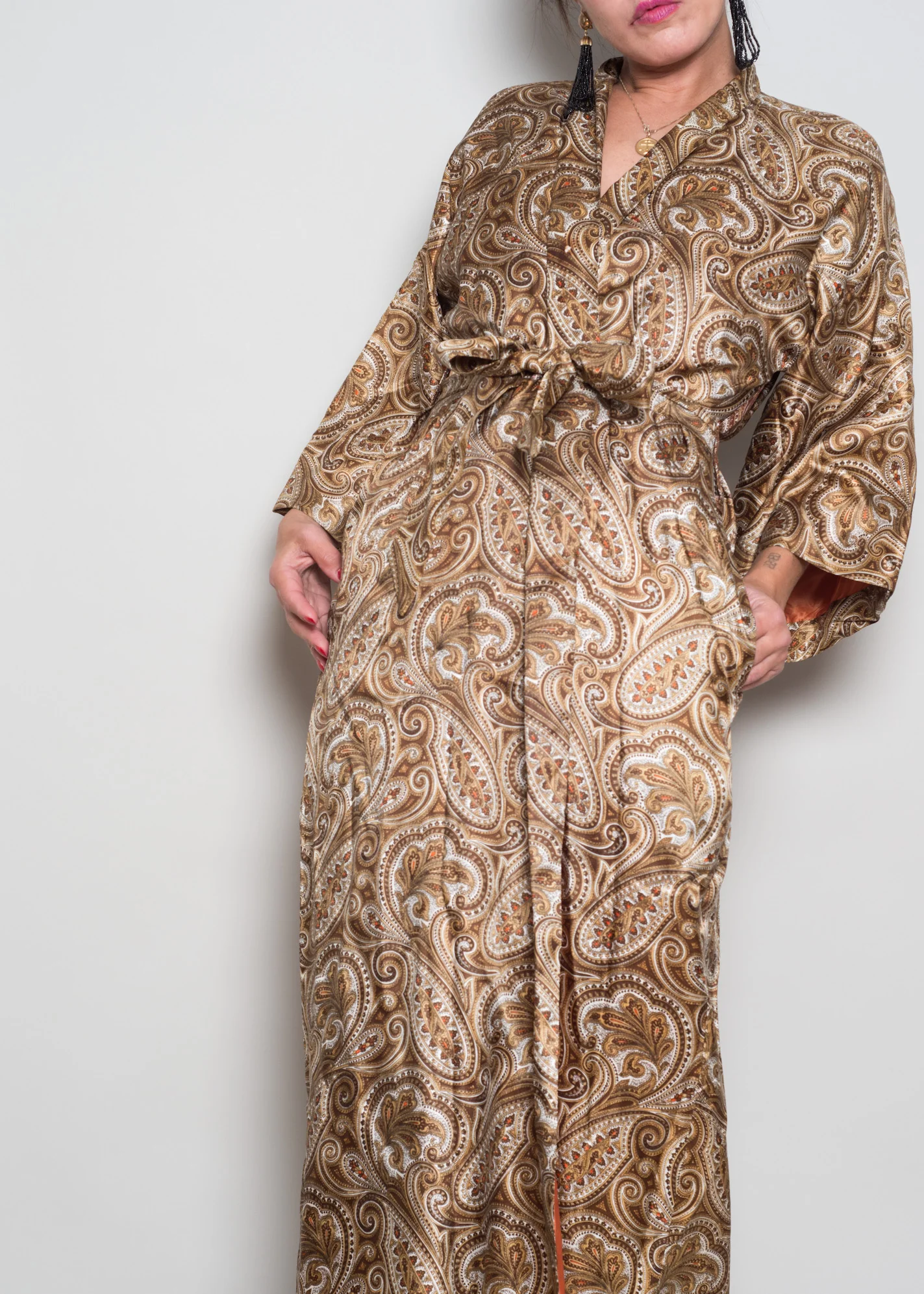 A_Part_of_the_Rest_Vintage_1970s_Christian_Dior_Designer_Paisley_Wrap_Robe_Maxi_I_Magnin_006.jpg