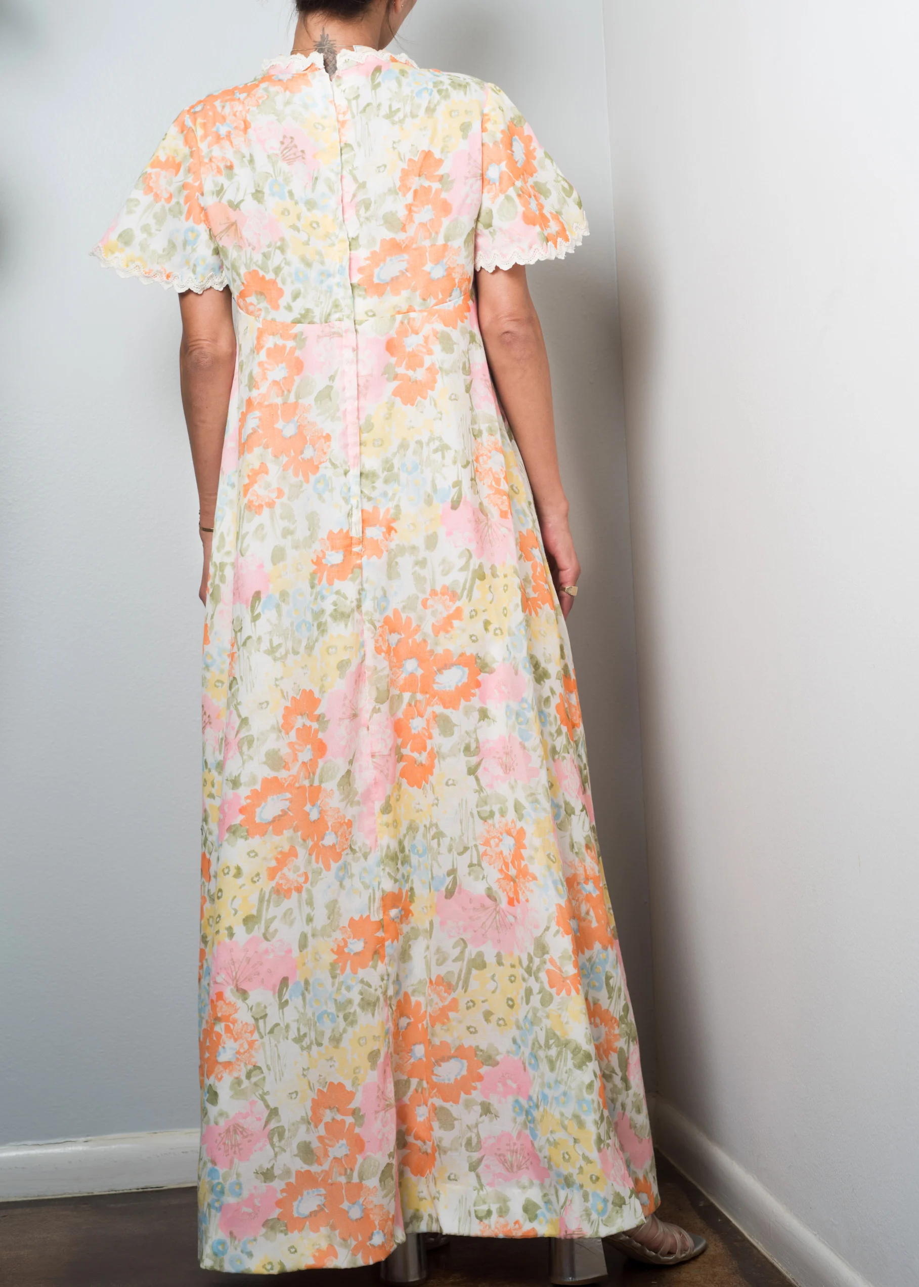 A_Part_of_the_Rest_Vintage_1960s_Bullocks_Wilshire_Floral_Cotton_Maxi_Dress_003.jpg