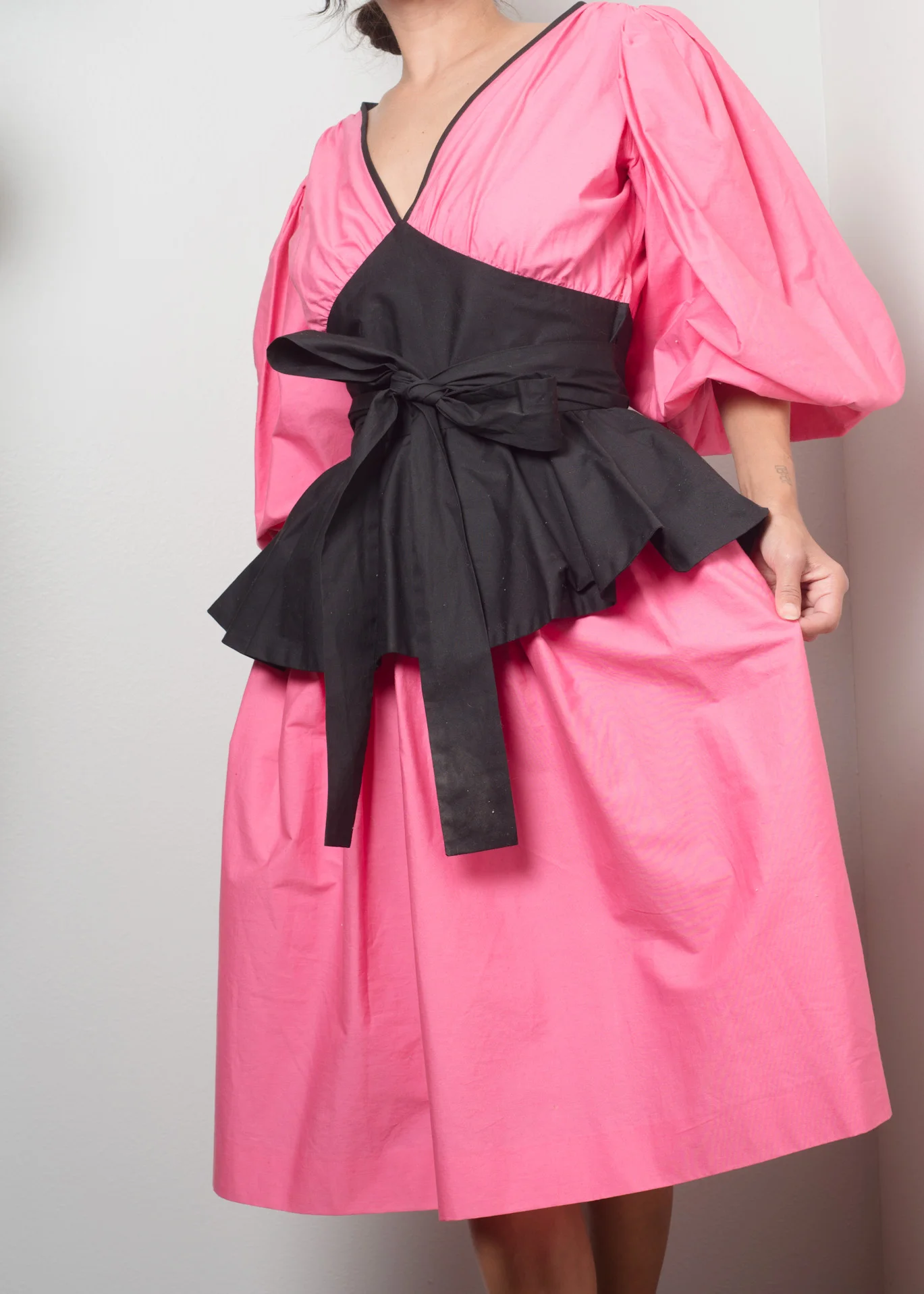 A_Part_of_the_Rest_Vintage_1970s_Yves_saint_laurent_black_pink_cotton_balloon_sleeve_midi_dress_003.jpg