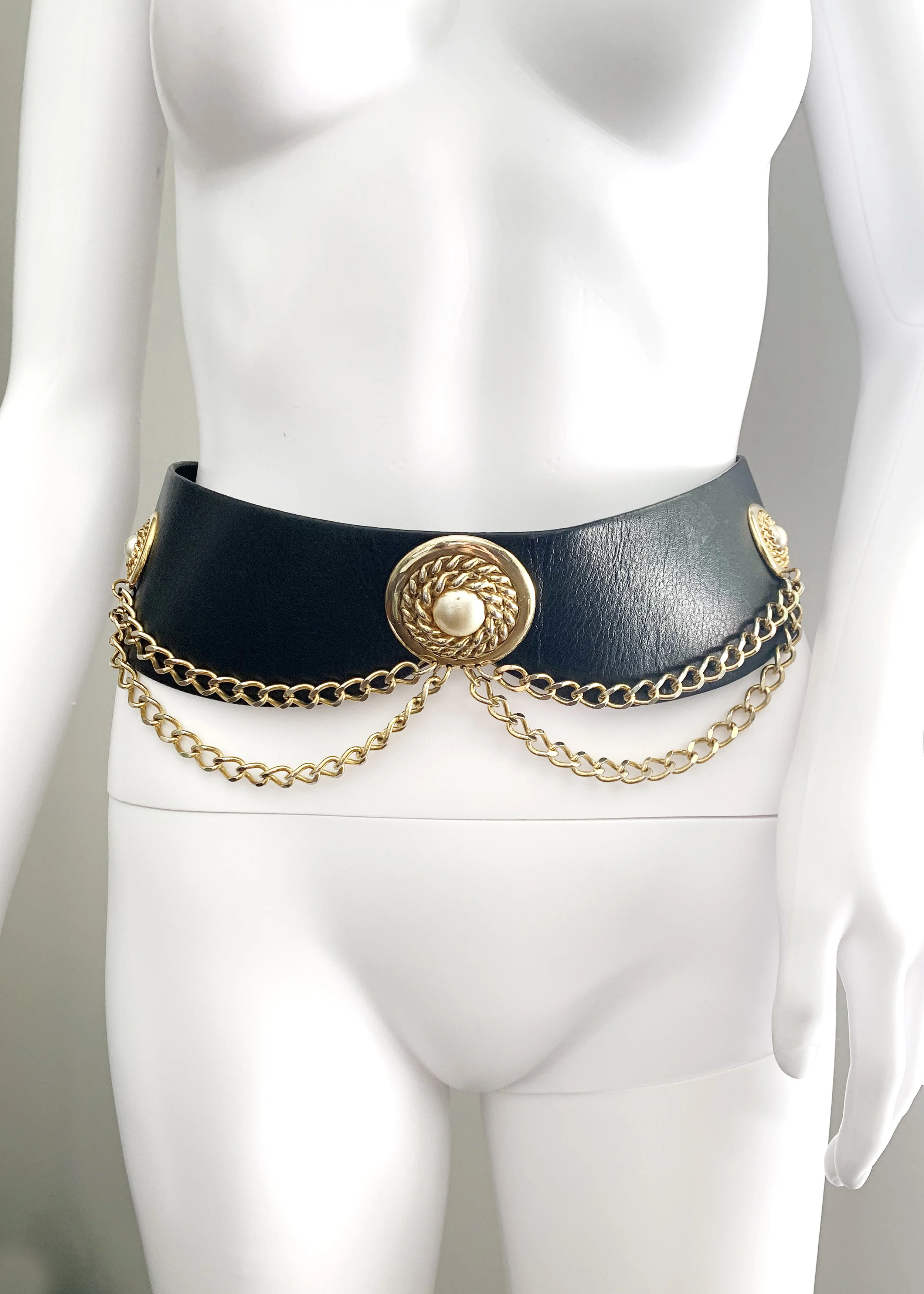 A_Part_of_the_Rest_Sustainable_Style_1980s_nordstrom_leather_chain_pearl_belt_5.jpg