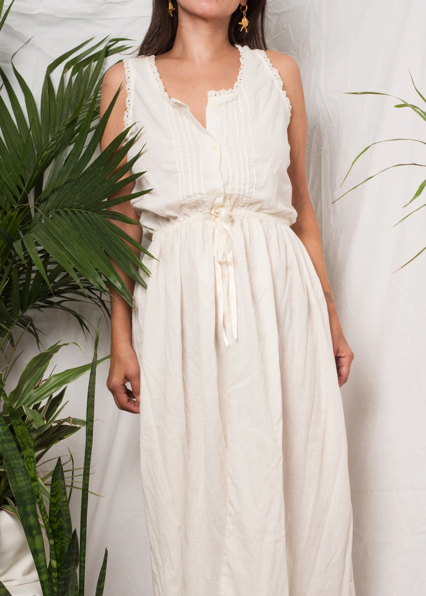A_Part_of_the_rest_vintage_sustainable_style_1980s_white_cotton_pintuck_prairie_dress_002.jpg