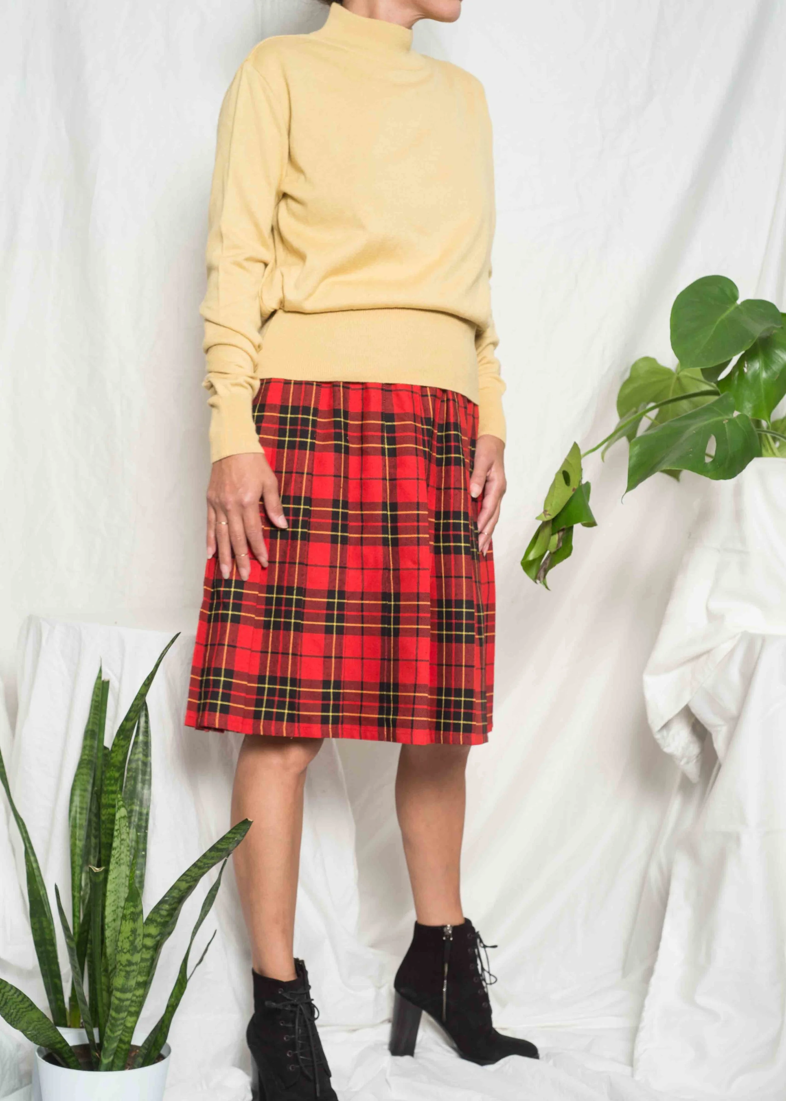 A_Part_of_the_Rest_Vintage_1980s_mondi_mustard_turtleneck_sweater_1970s_pierre_cardin_plaid_pleat_skirt_002.jpg