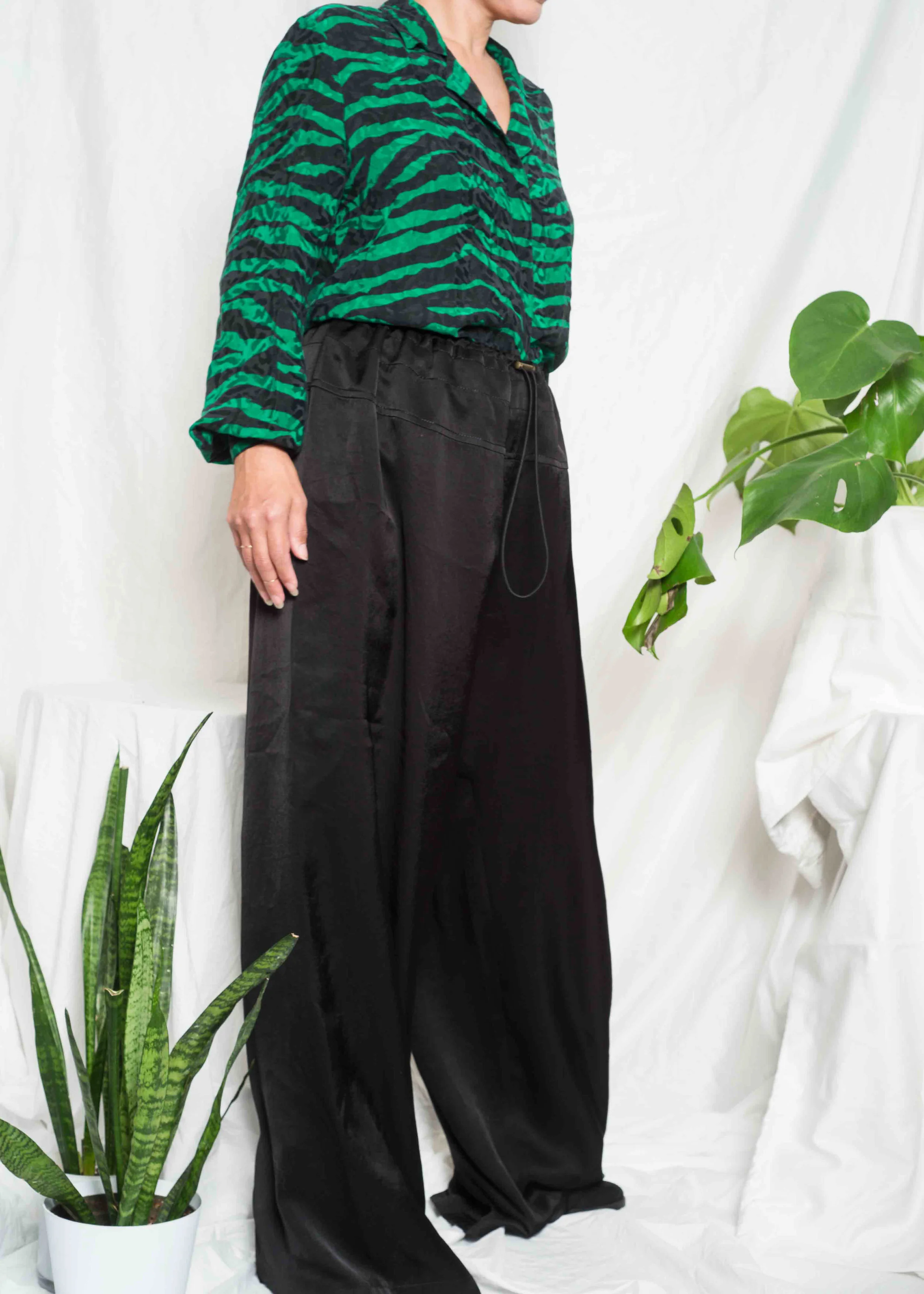 A_Part_of_the_Rest_Vintage_1980s_I.Magnin_Emerald_tiger_silk_blouse_lanvin_satin_pant_002.jpg