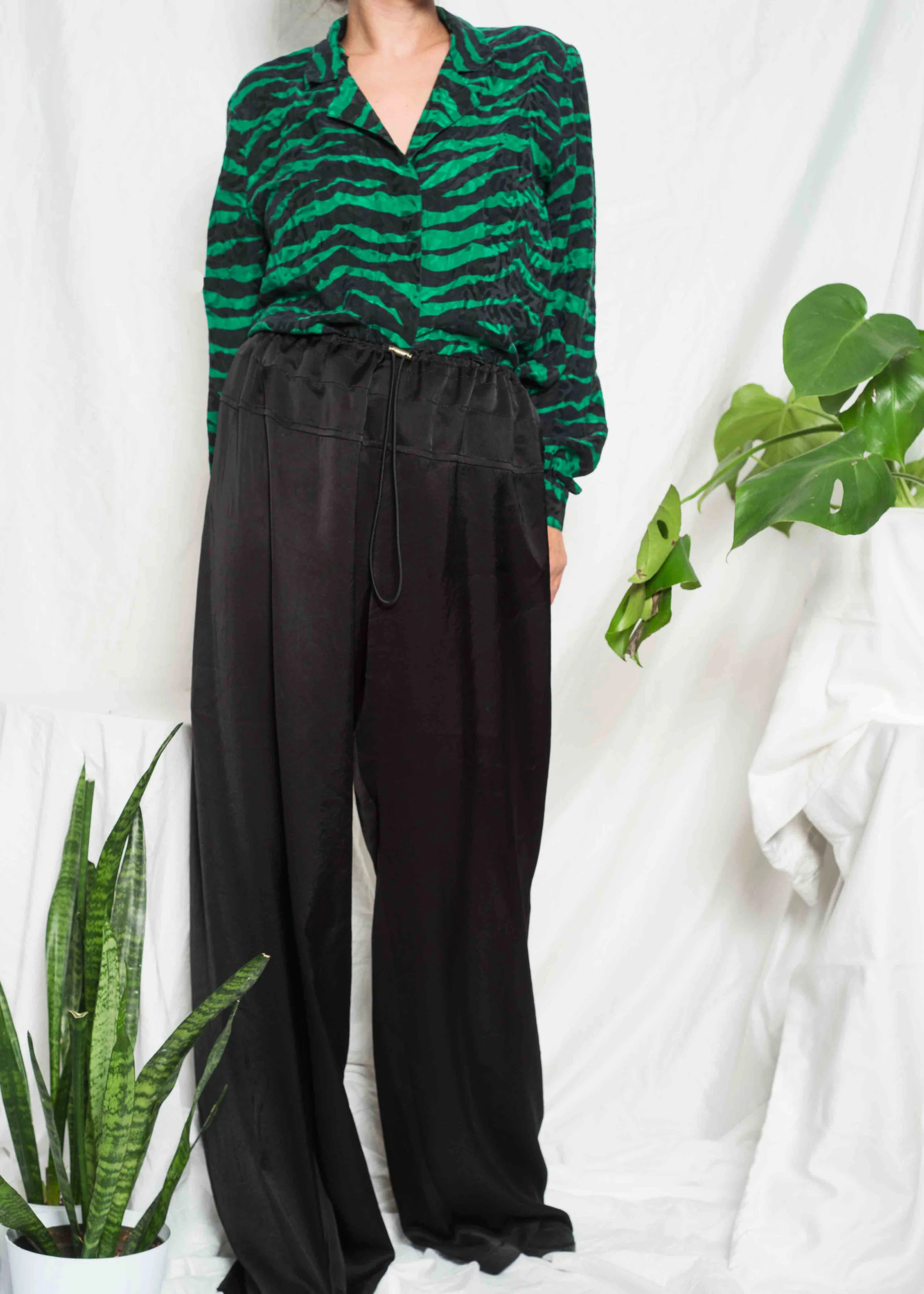 A_Part_of_the_Rest_Vintage_1980s_I.Magnin_Emerald_tiger_silk_blouse_lanvin_satin_pant_004.jpg