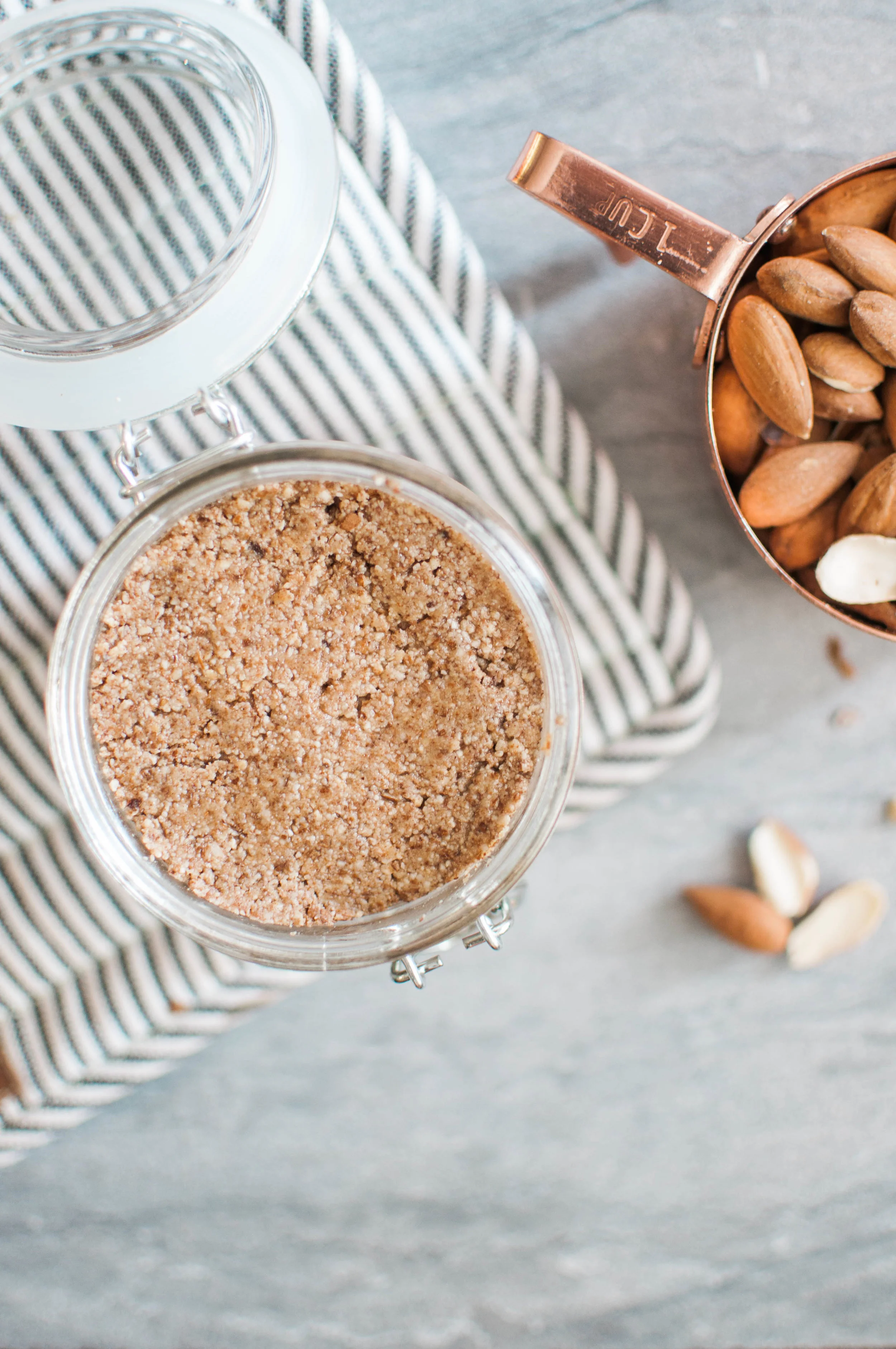 almondbutter-7.jpg