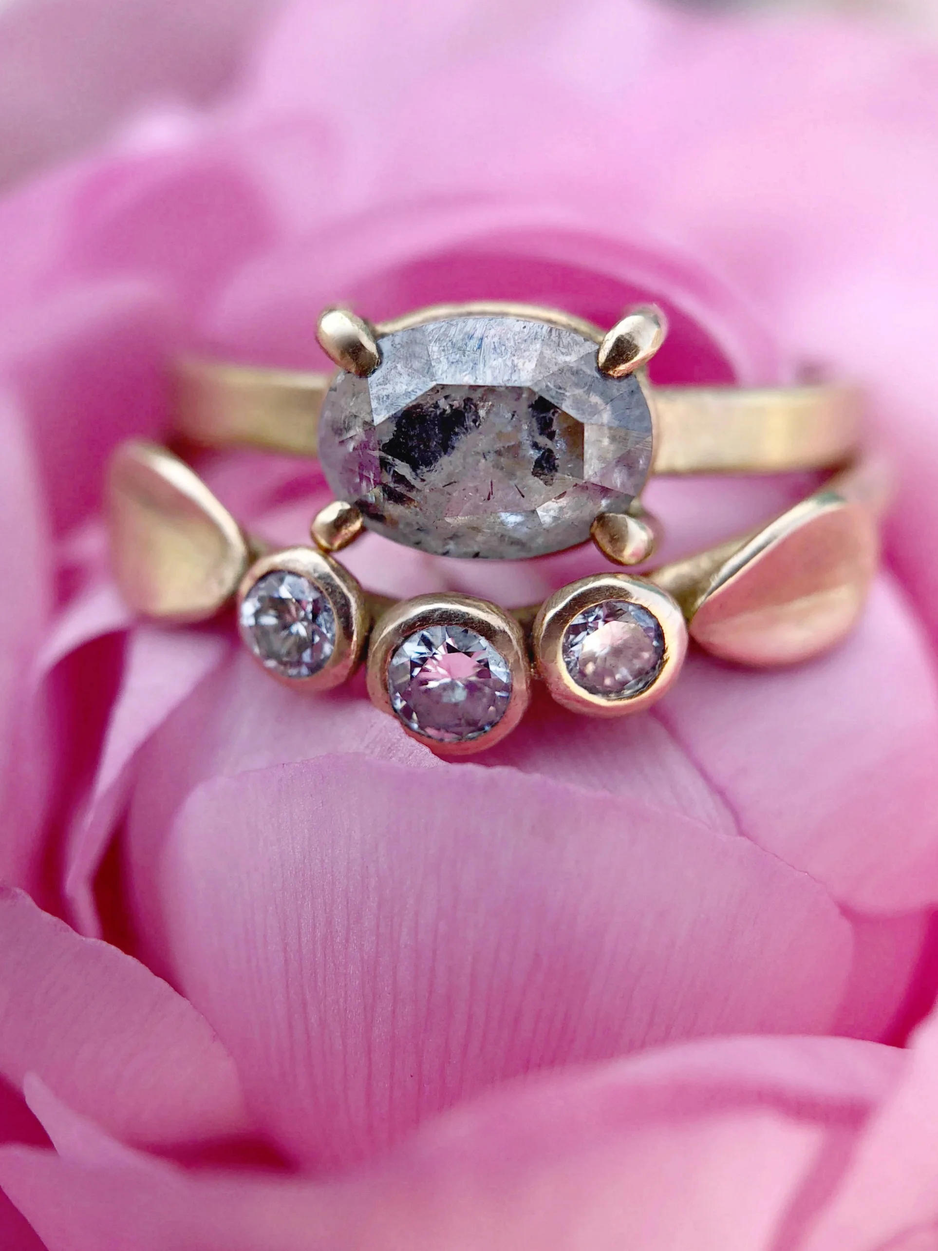 Oval_S&P_PinkFlower.jpg
