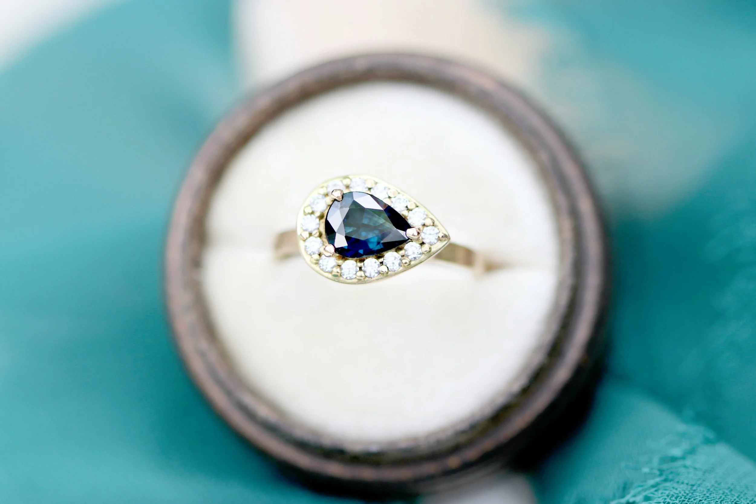 The_Yarrow_Ring_1.06ct_pear_sapphire_inbox.jpg