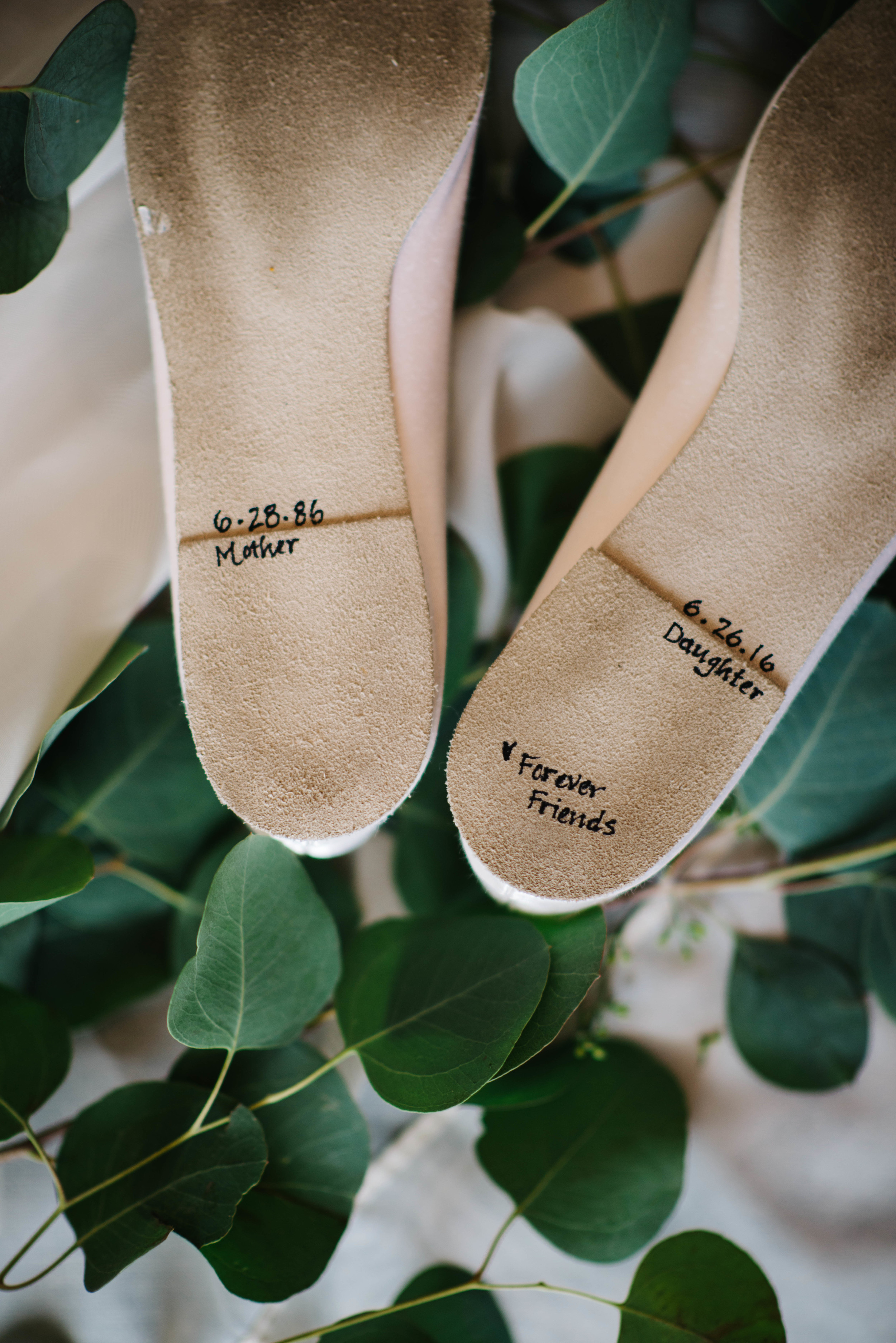 Barn at Kennedy Farms Green and Pink Wedding | Erika Aileen Photography