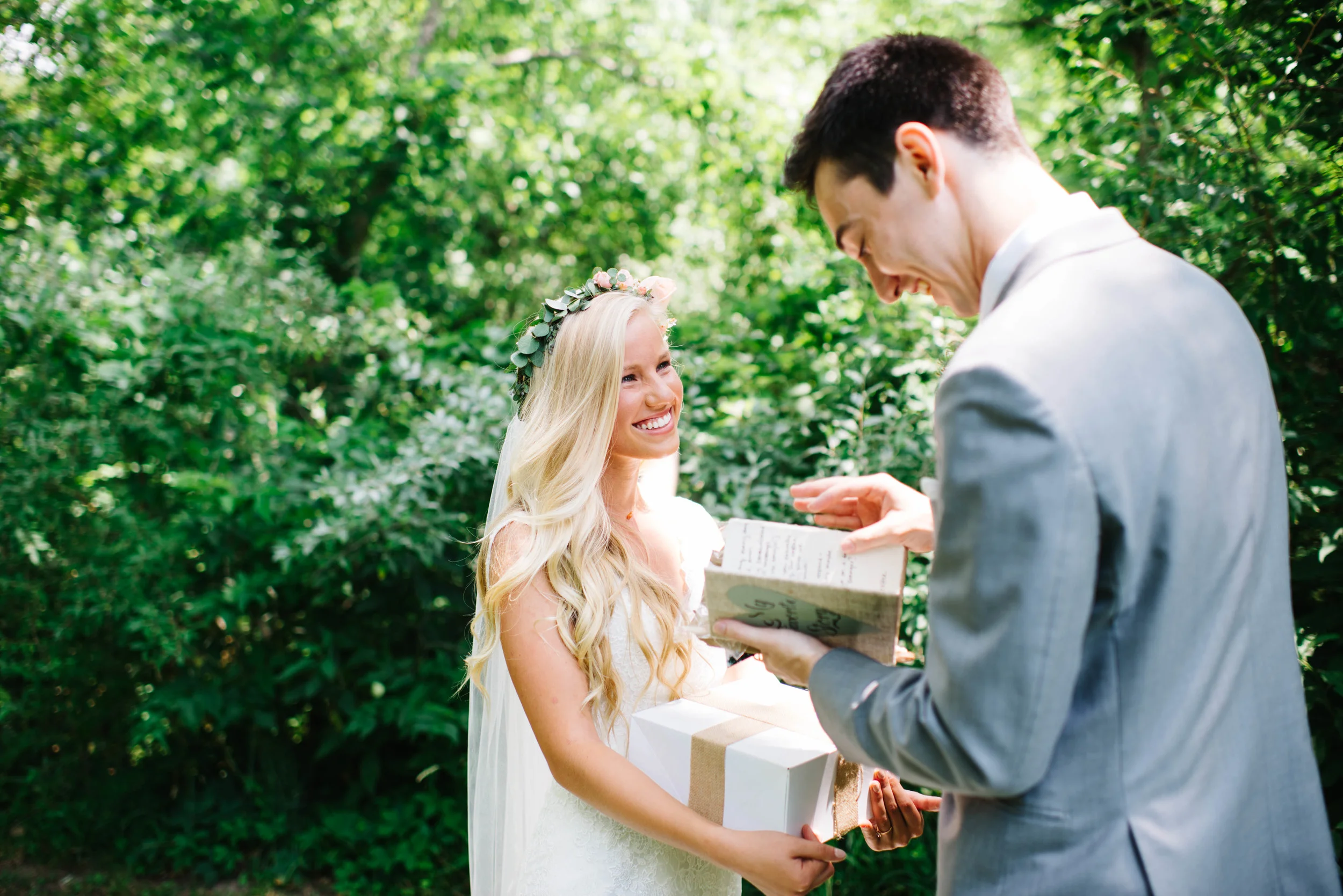 Barn at Kennedy Farms Green and Pink Wedding | Erika Aileen Photography