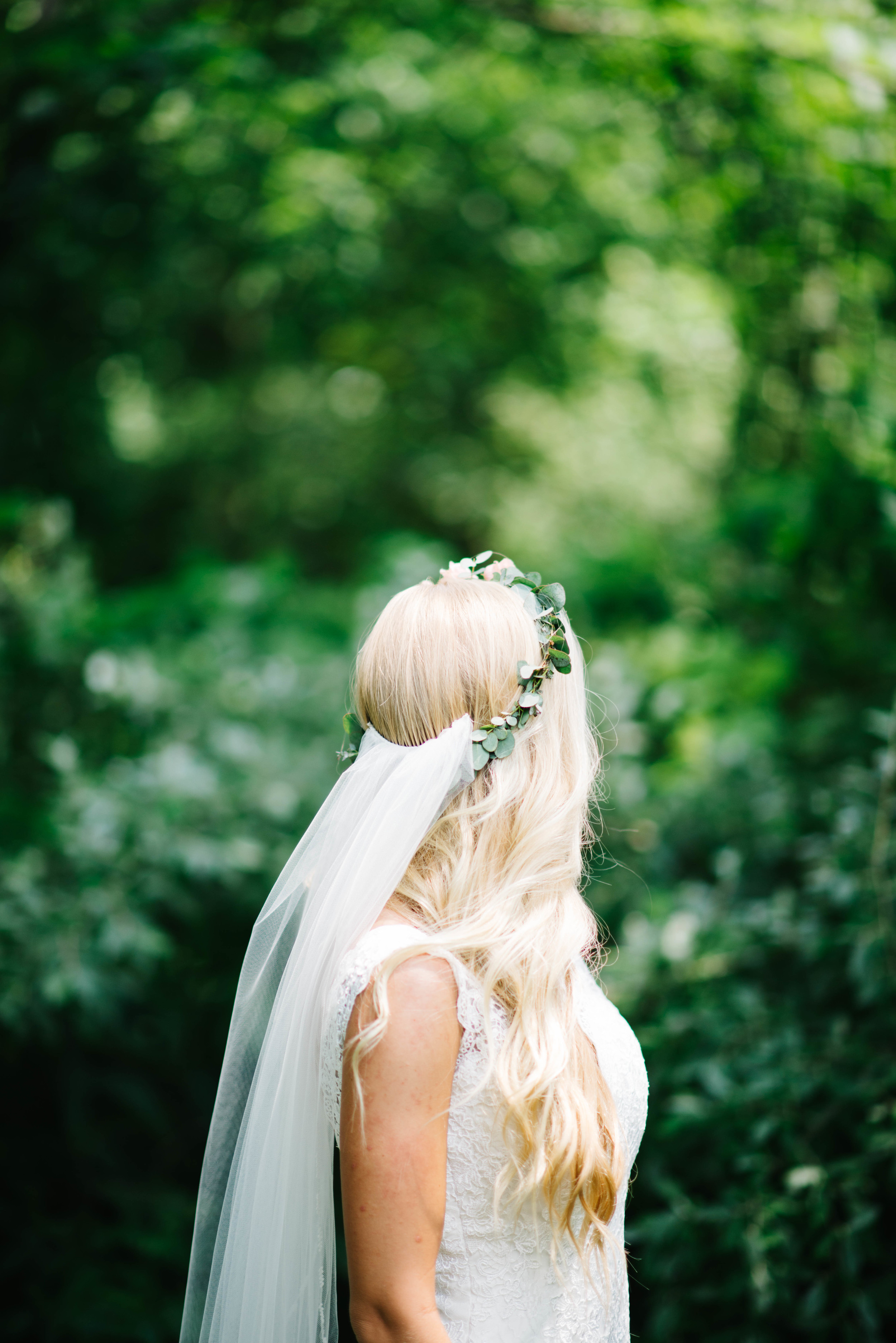 Barn at Kennedy Farms Green and Pink Wedding | Erika Aileen Photography