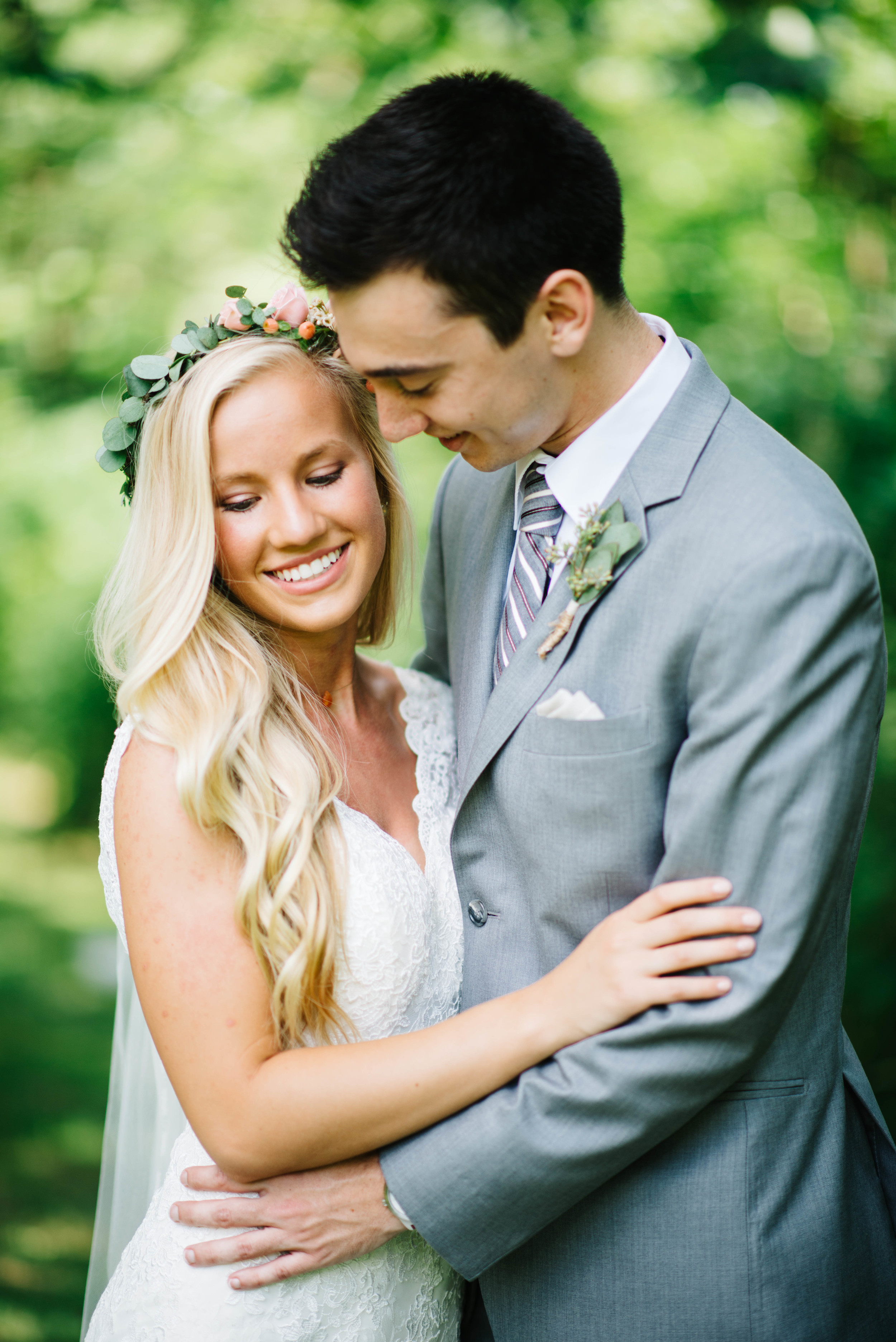 Barn at Kennedy Farms Green and Pink Wedding | Erika Aileen Photography