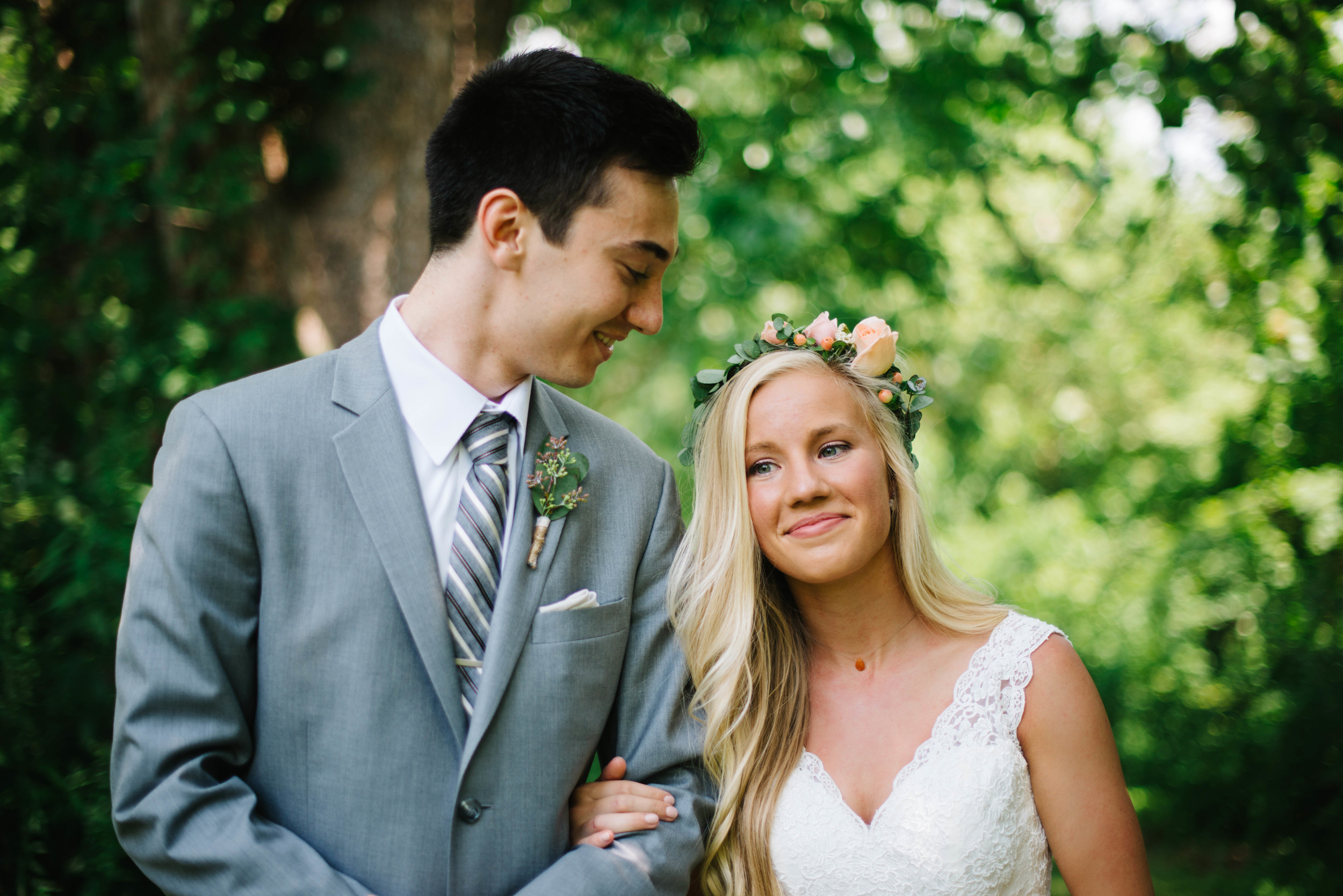 Barn at Kennedy Farms Green and Pink Wedding | Erika Aileen Photography