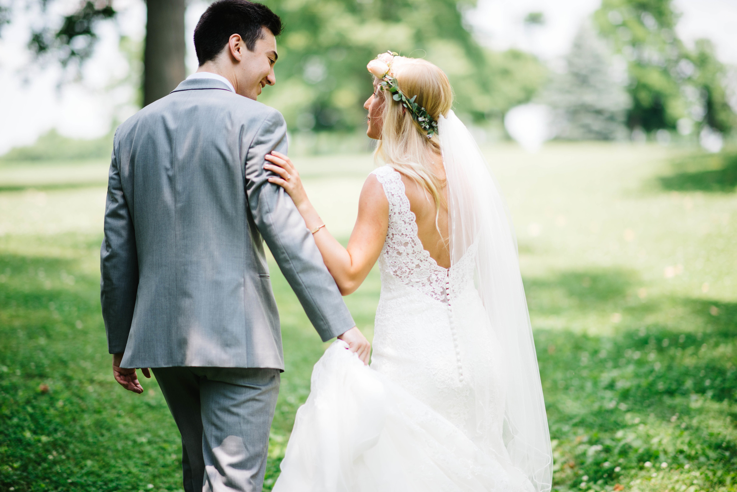 Barn at Kennedy Farms Green and Pink Wedding | Erika Aileen Photography