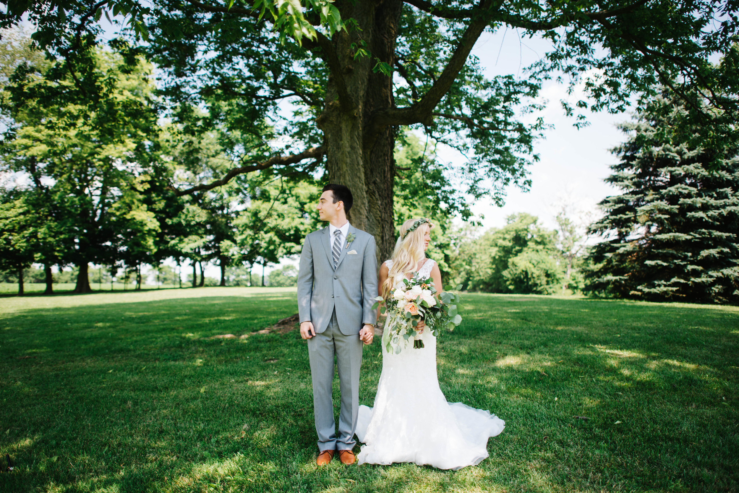 Barn at Kennedy Farms Green and Pink Wedding | Erika Aileen Photography