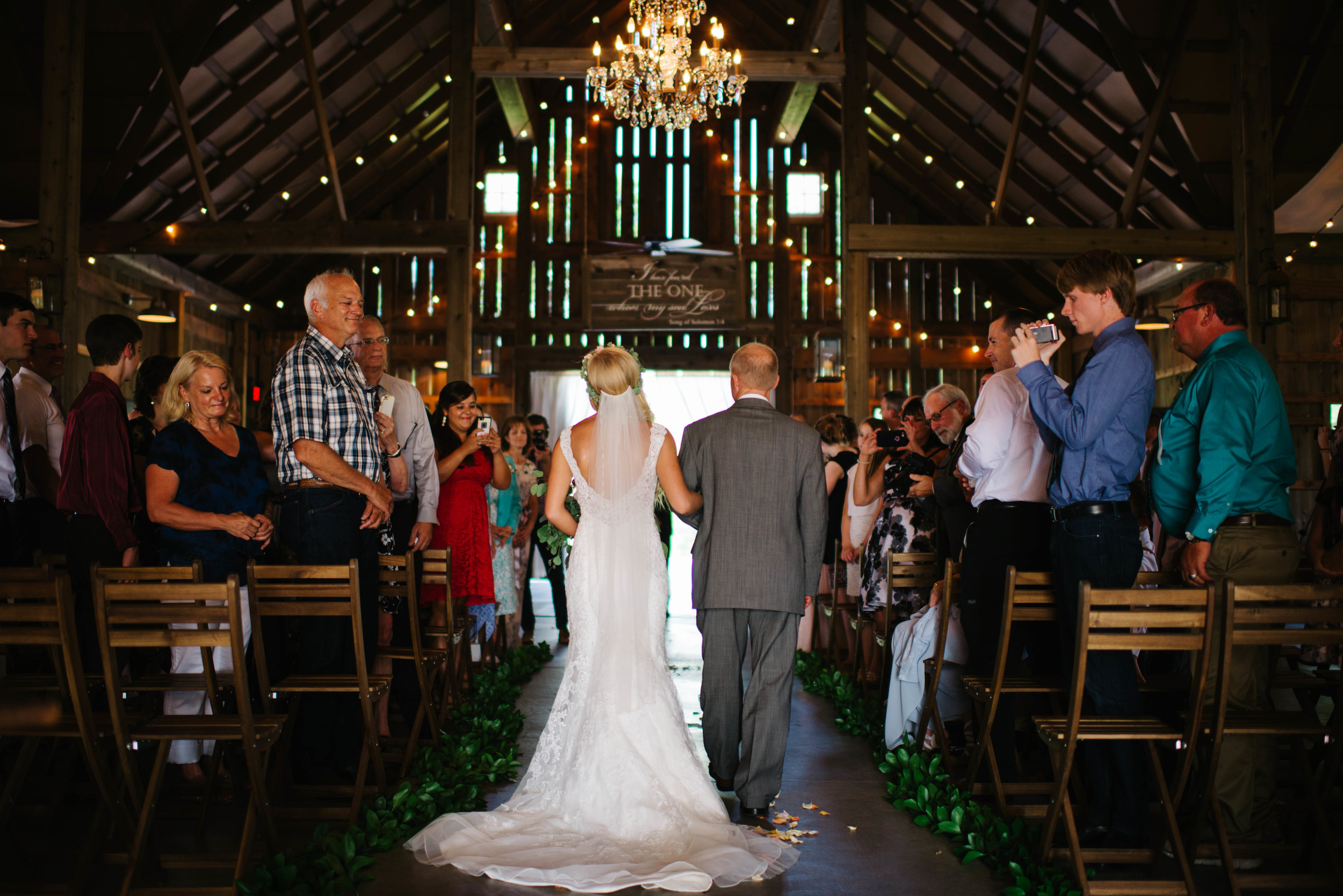 Barn at Kennedy Farms Green and Pink Wedding | Erika Aileen Photography