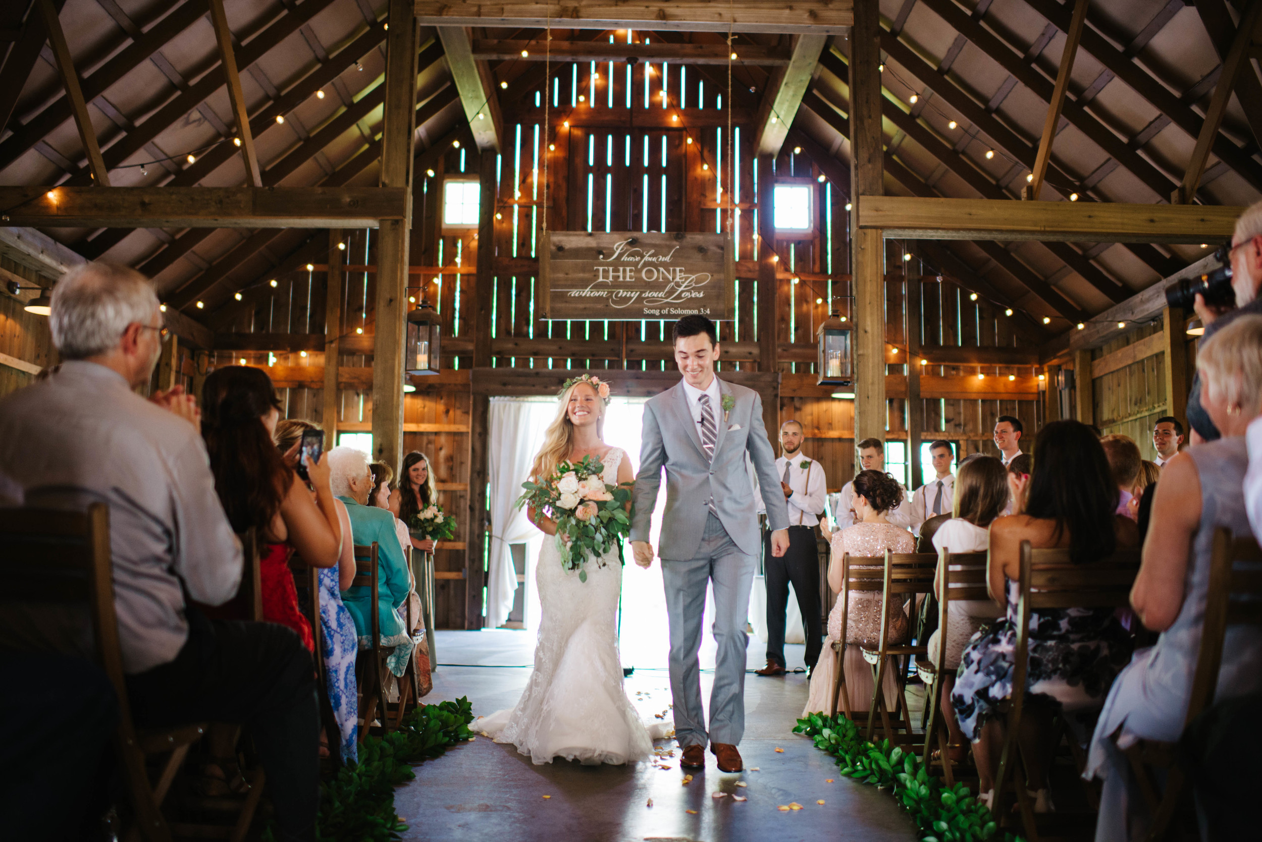 Barn at Kennedy Farms Green and Pink Wedding | Erika Aileen Photography